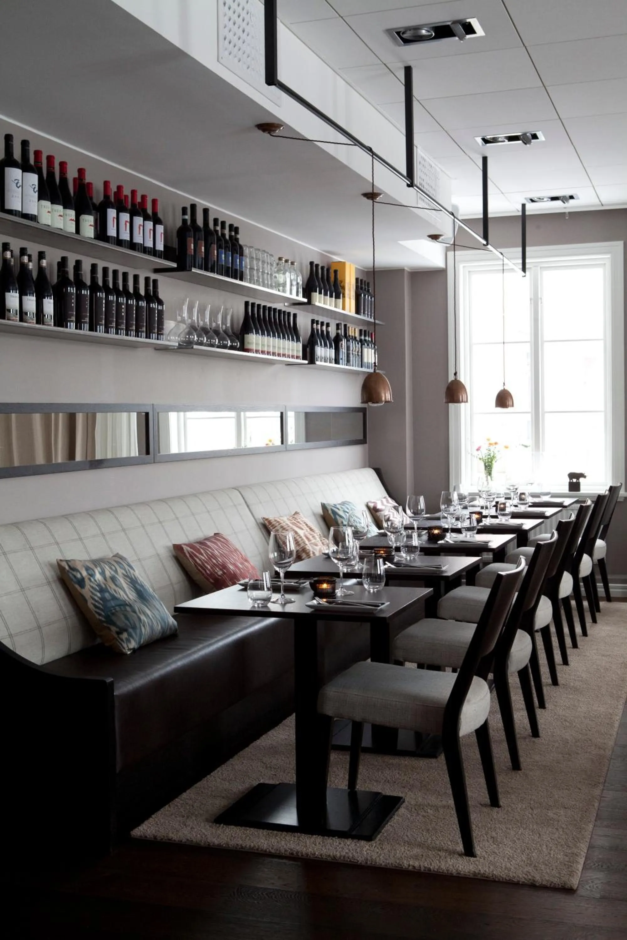 Restaurant/places to eat in Hotel Villan