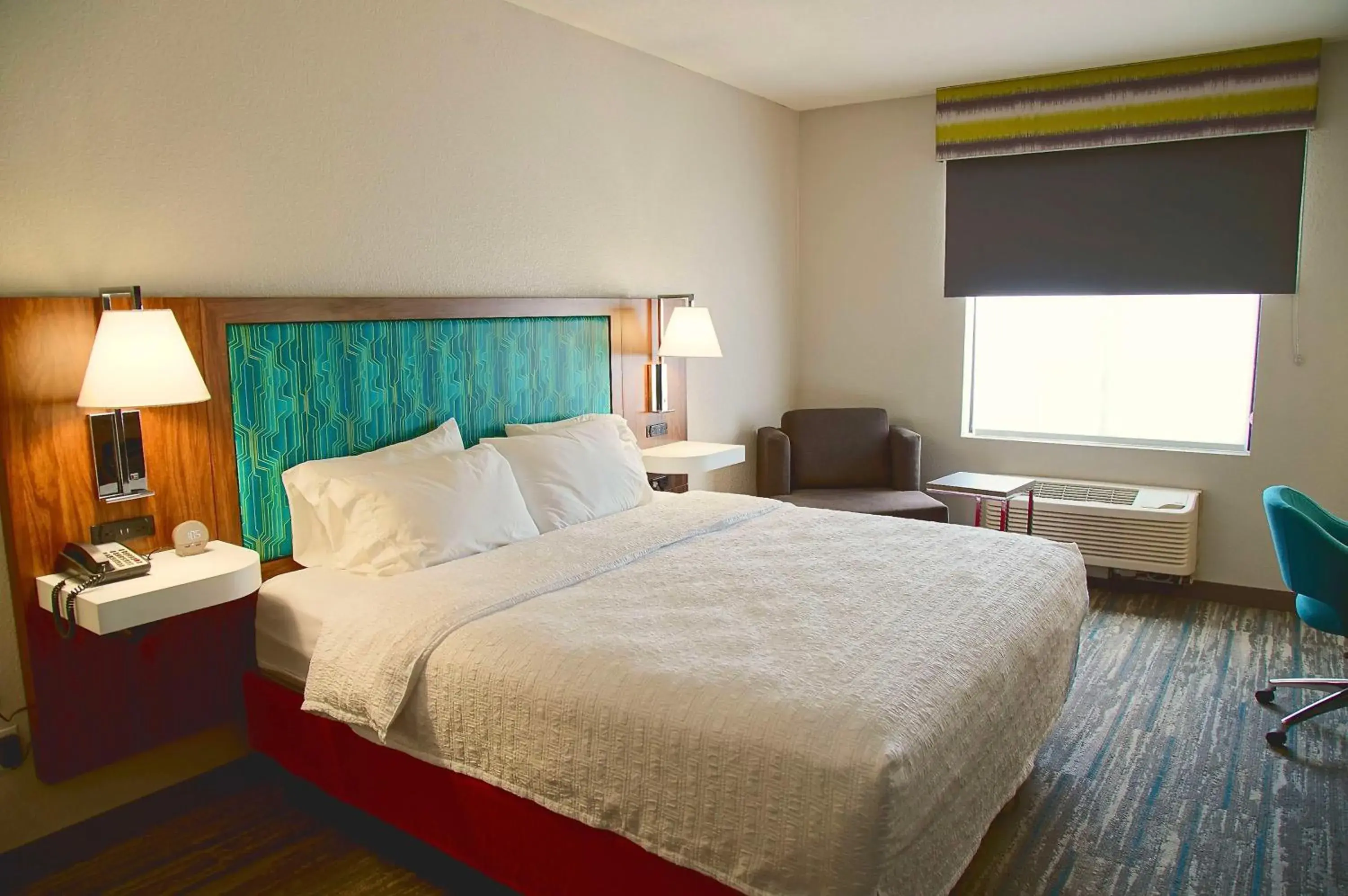 Bed in Hampton Inn & Suites Cathedral City Bed in Hampton Inn & Suites Cathedral City