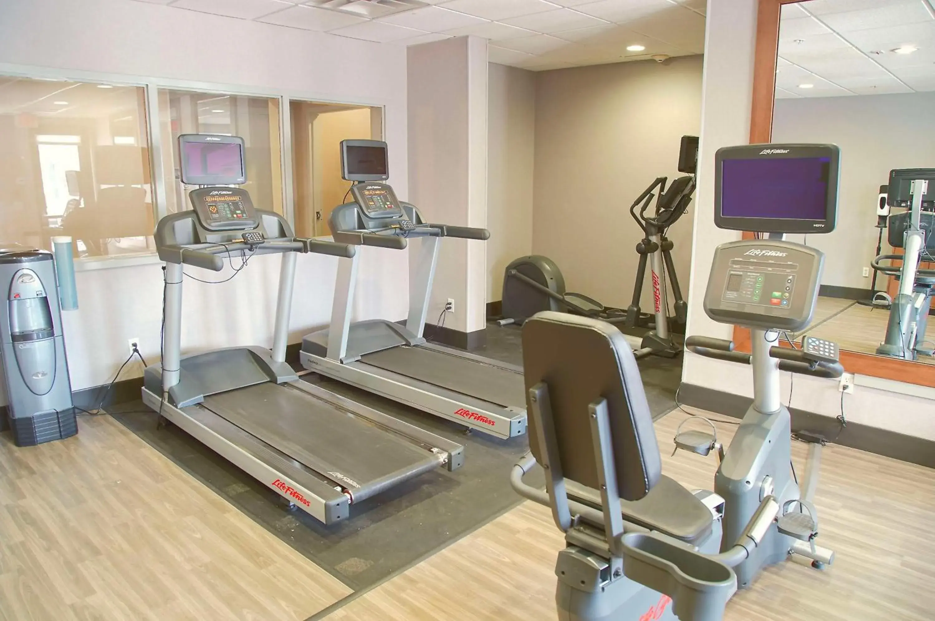 Fitness centre/facilities in Hampton Inn & Suites Cathedral City Fitness centre/facilities in Hampton Inn & Suites Cathedral City