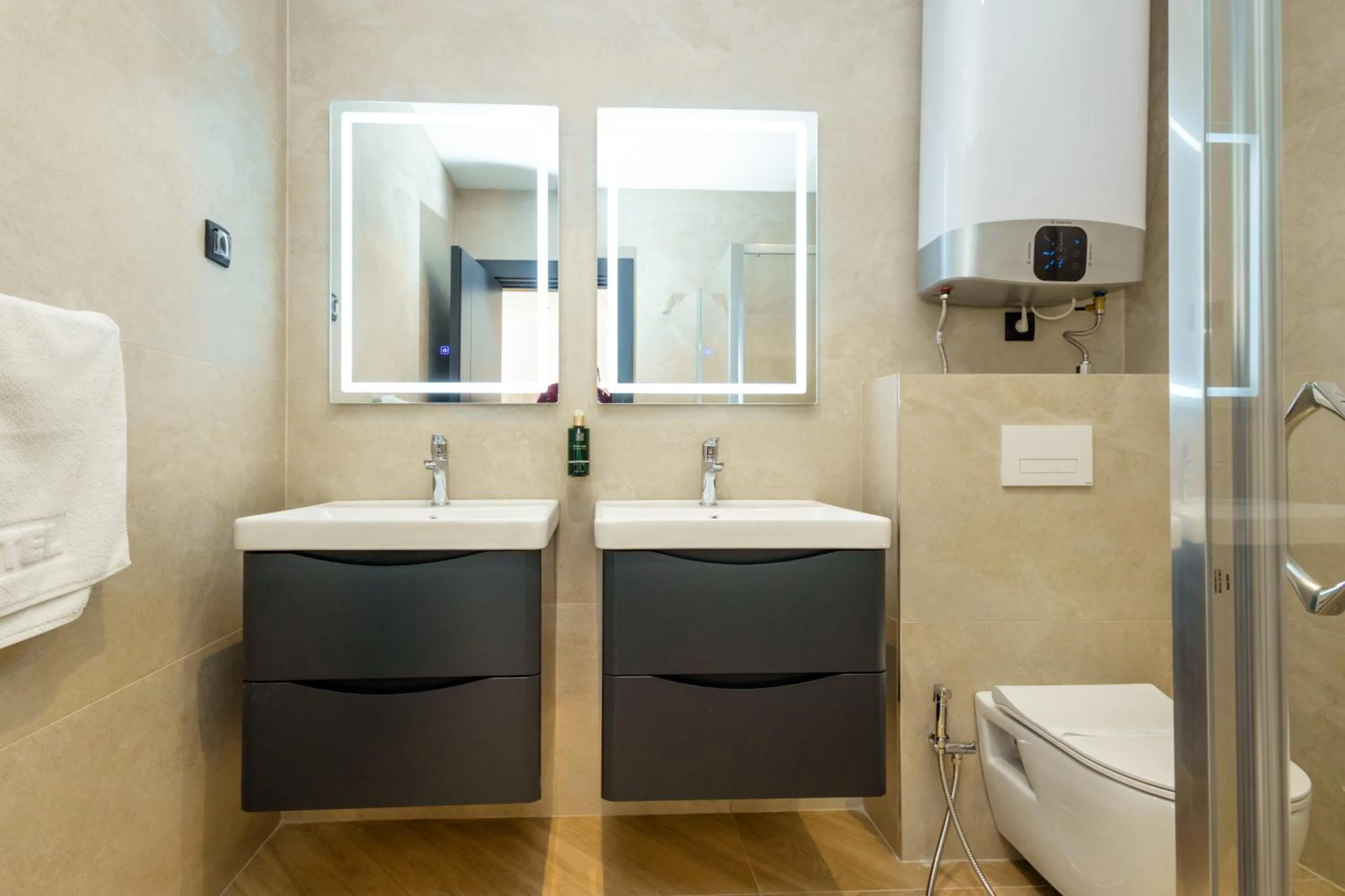 Bathroom in Continental Hotel