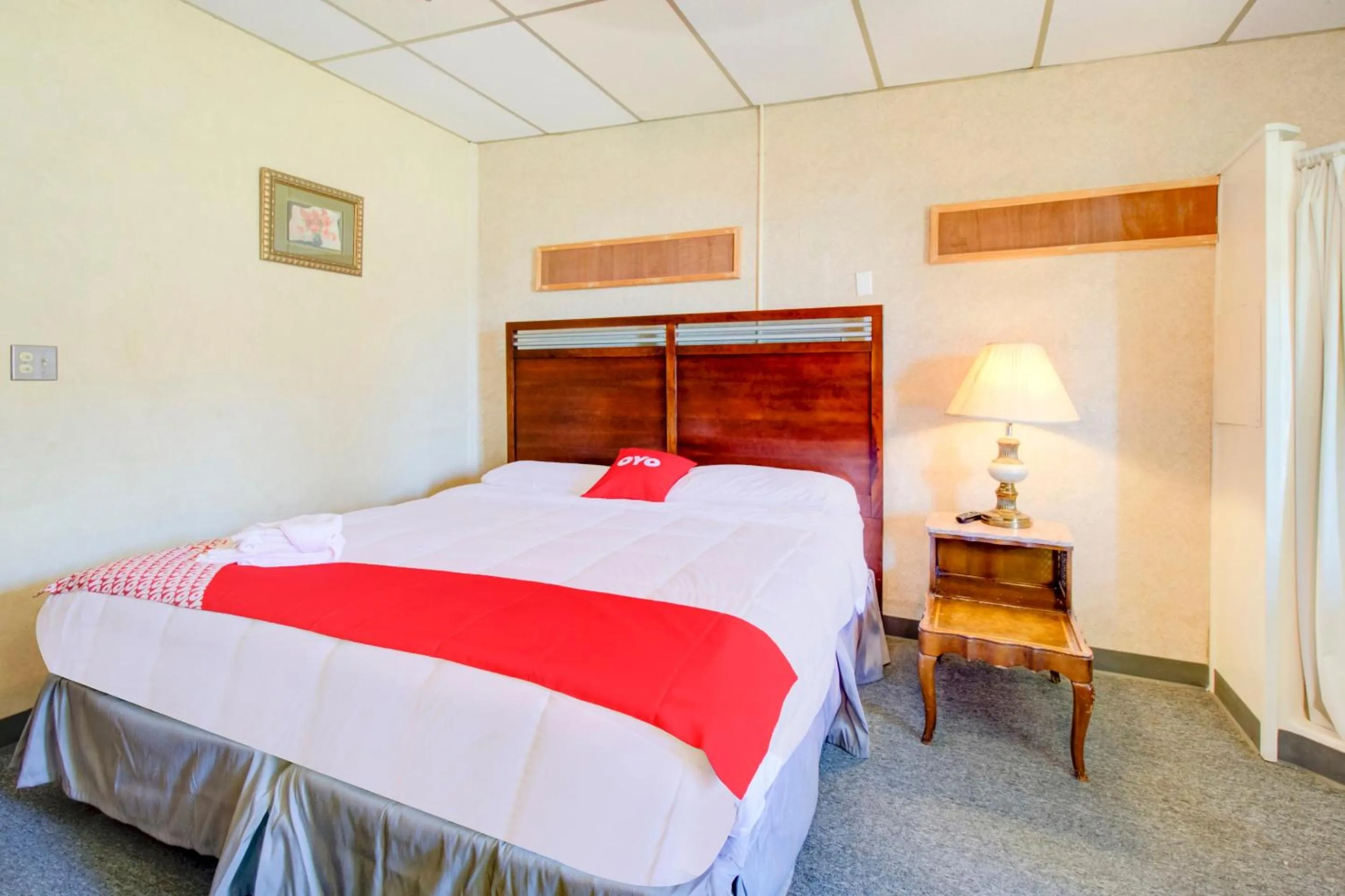 Bedroom in OYO Hotel Drumright I-44 OK