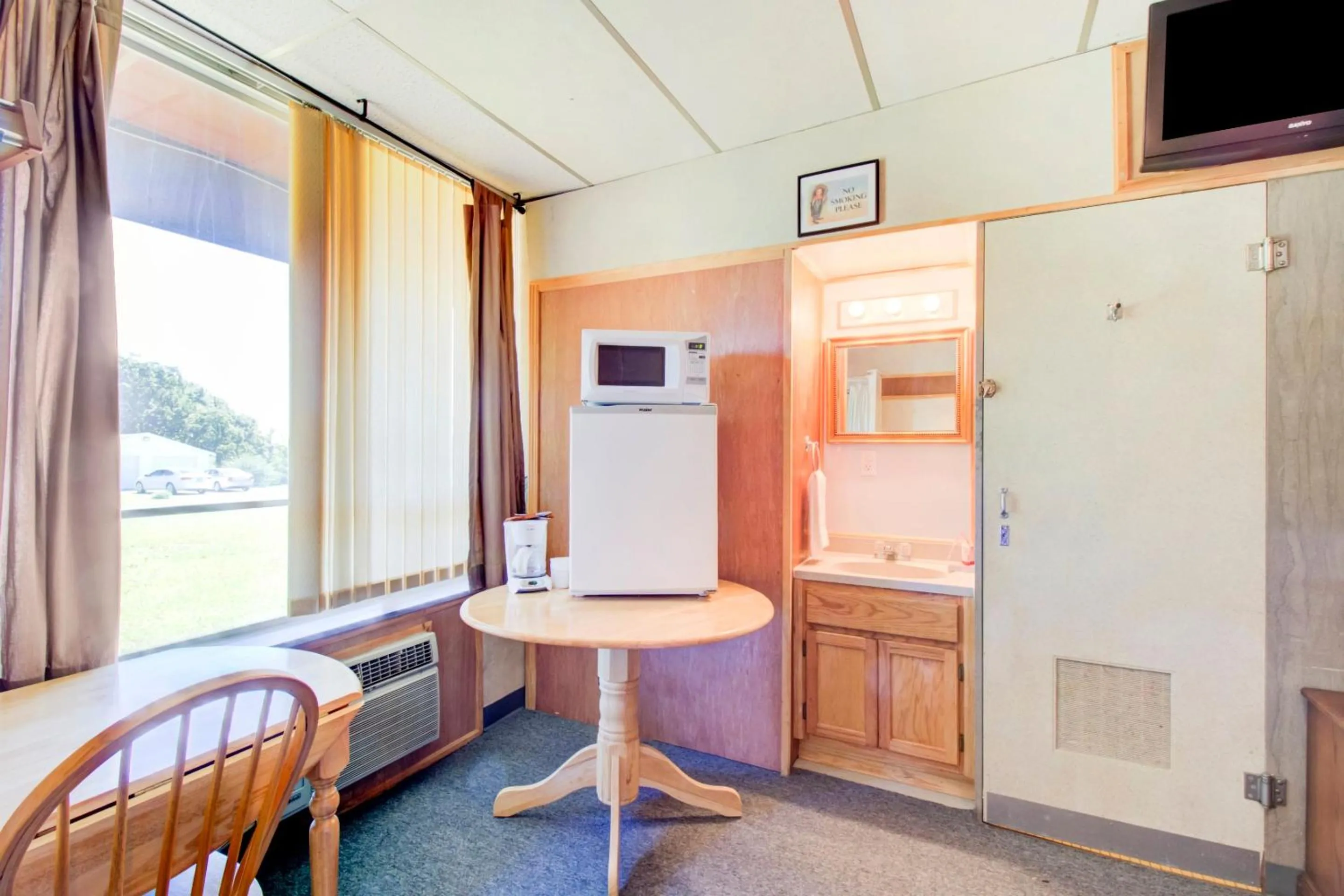 Bedroom in OYO Hotel Drumright I-44 OK