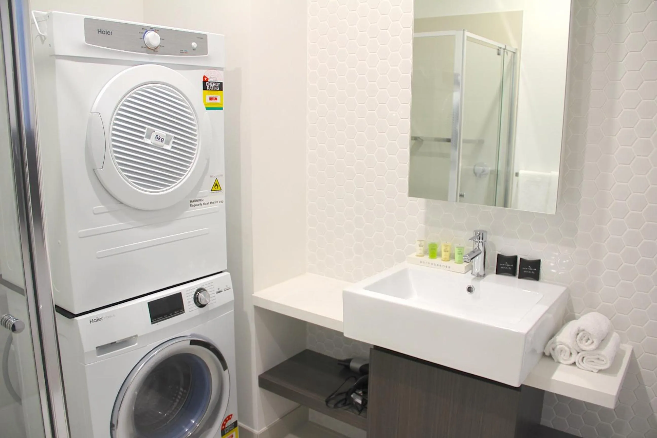 Toilet in Whitehorse Apartments Hotel