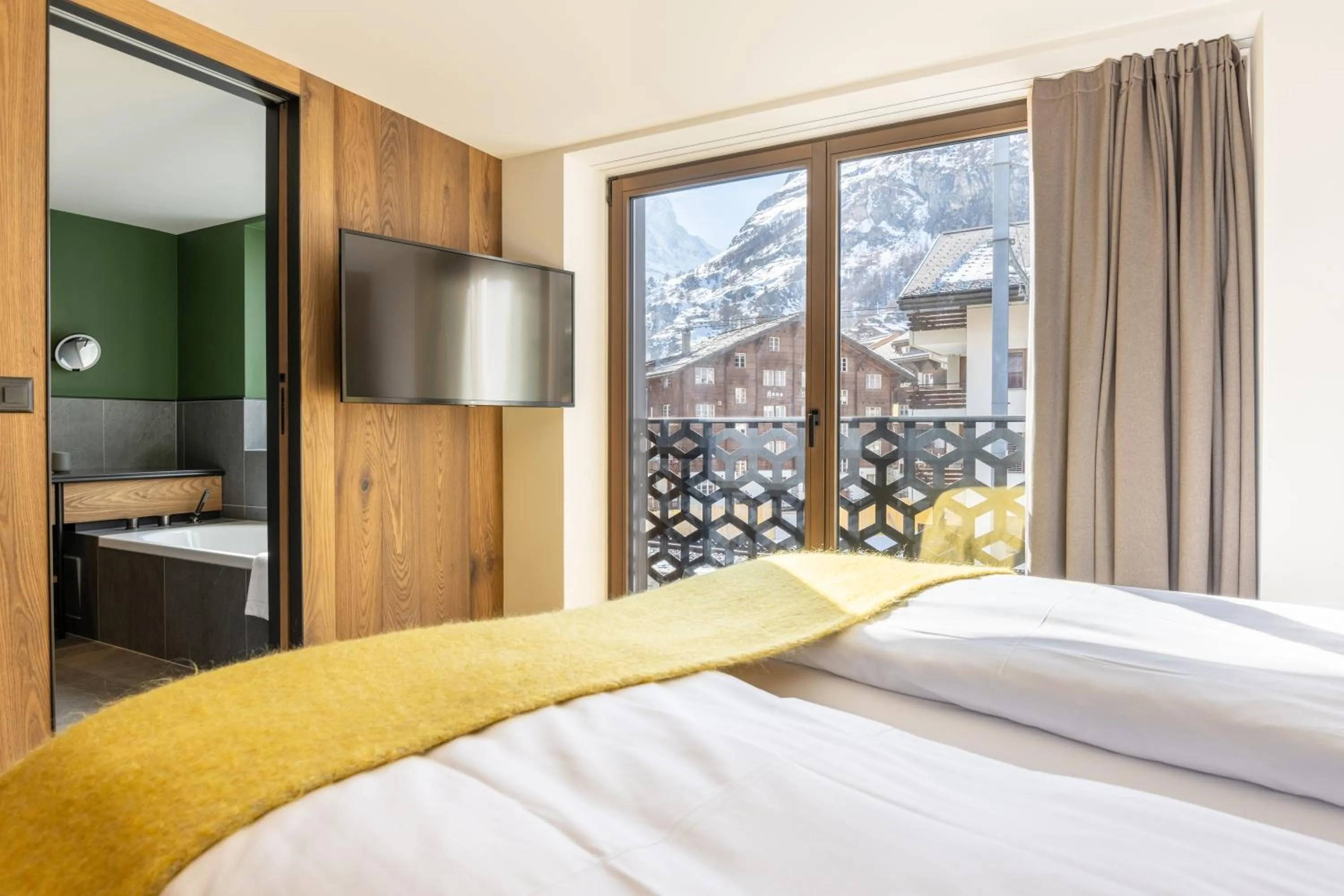 View (from property/room), Bed in Hotel ZERMAMA Zermatt