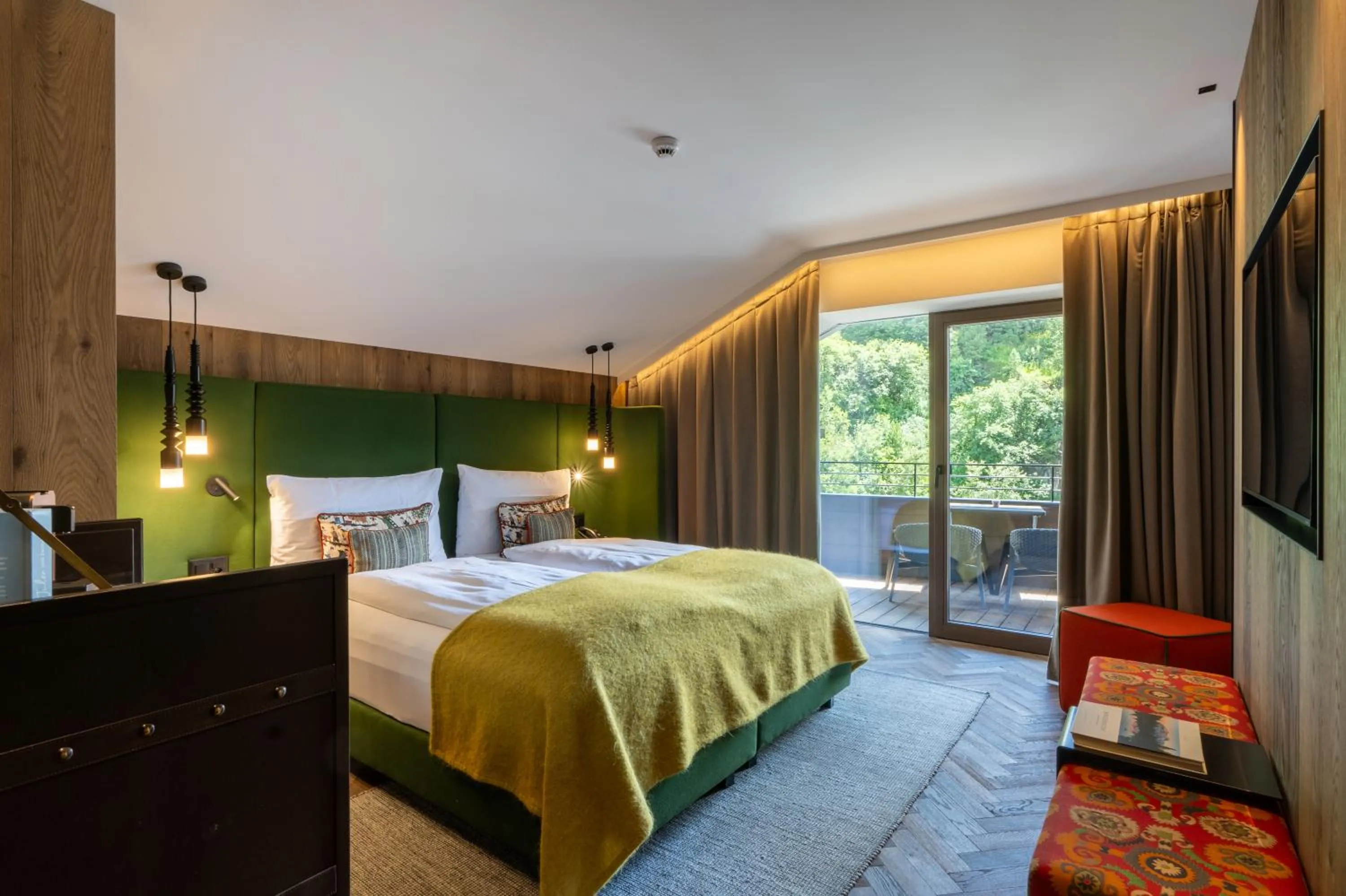 Bedroom, Bed in Hotel ZERMAMA Zermatt