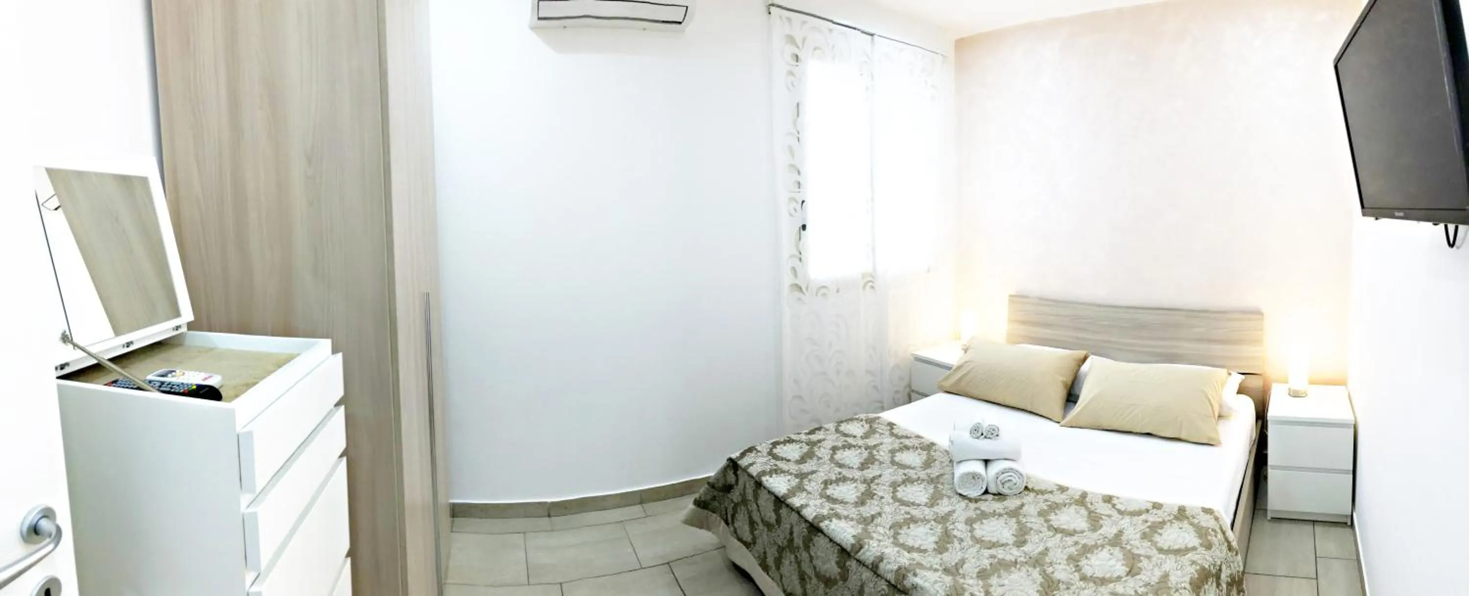 Shower, Bed in Bed and Breakfast Morghella