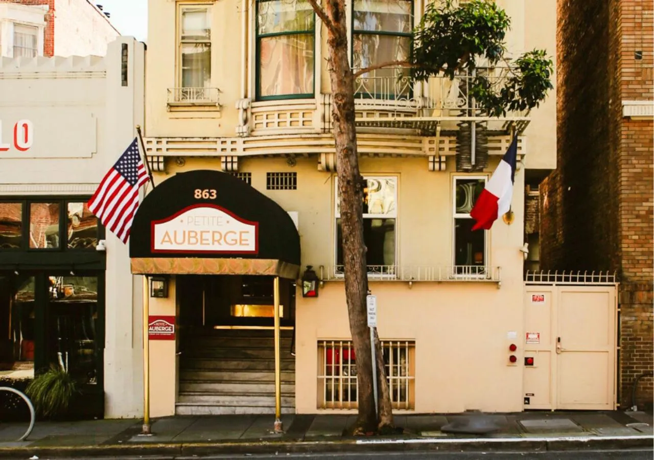 Facade/entrance in Petite Auberge