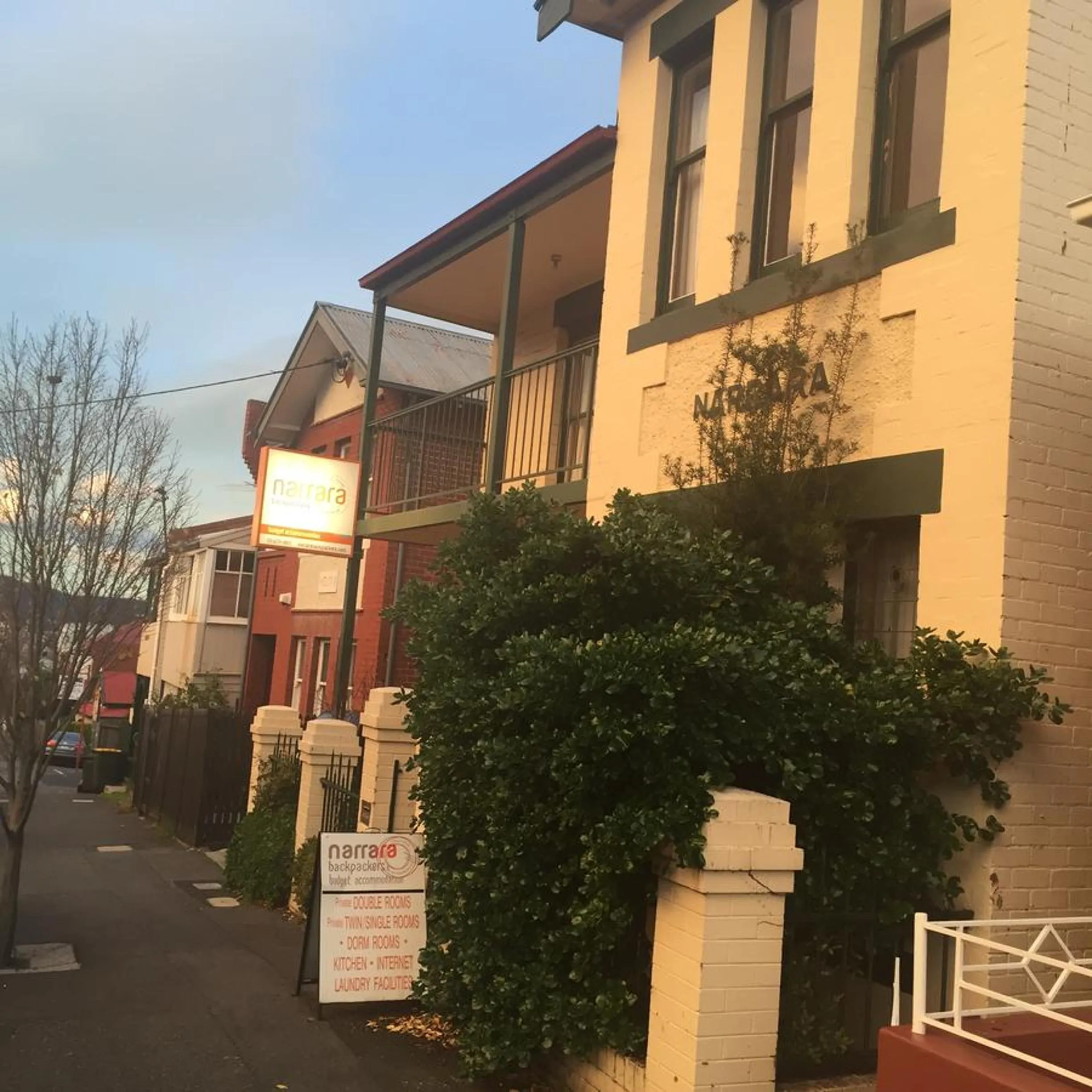 Facade/entrance in Narrara Backpackers Hobart