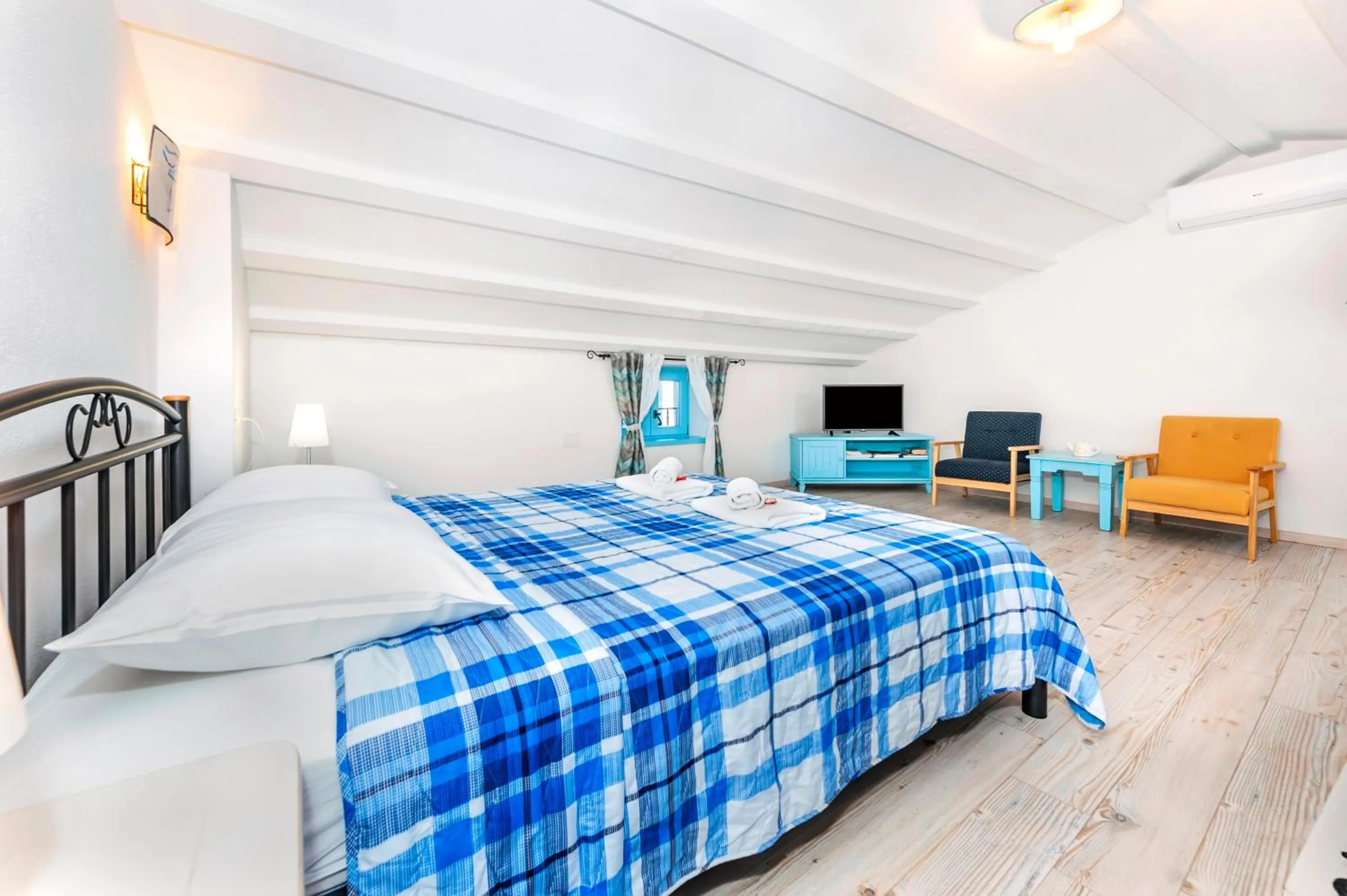 Bed in Apartments & Rooms La casa Barbaro