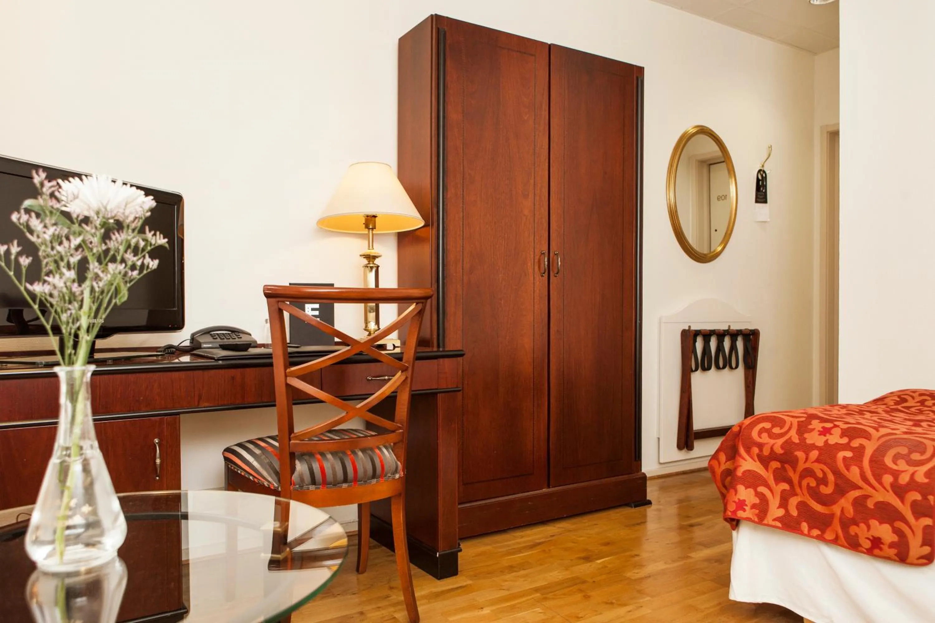 Bed in Elite Hotel Mollberg