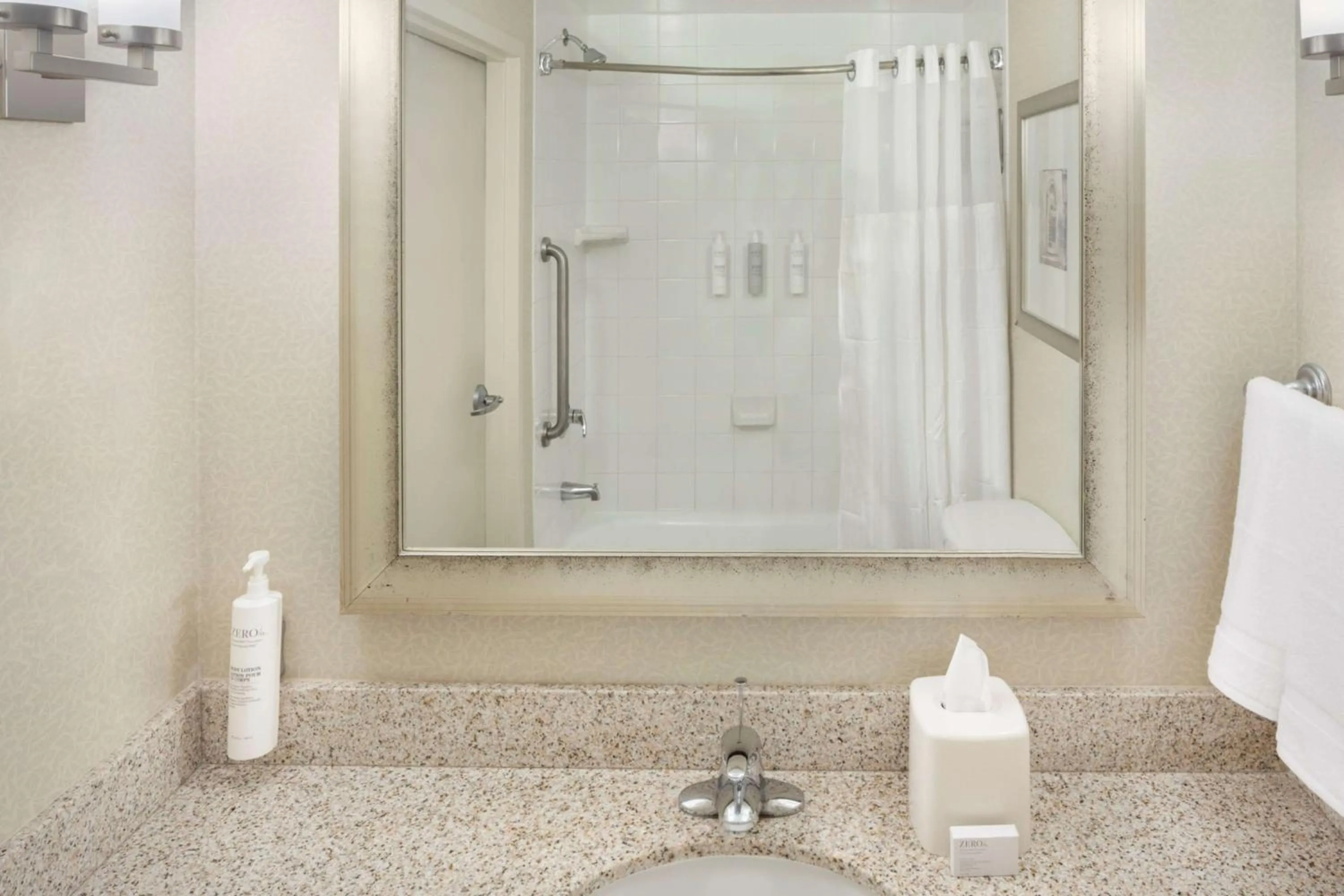 Bathroom in Hilton Garden Inn Miami Airport West