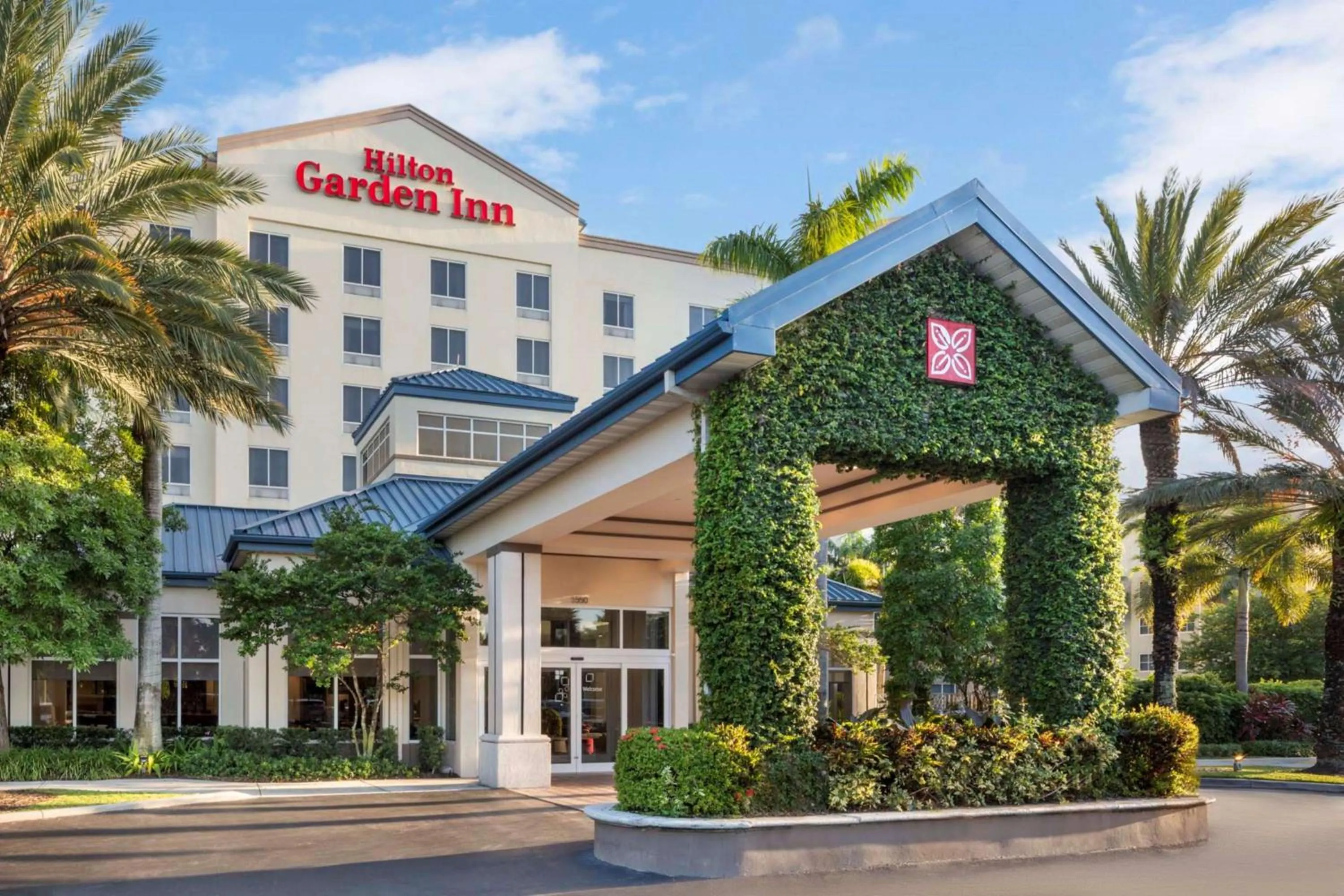 Property building in Hilton Garden Inn Miami Airport West