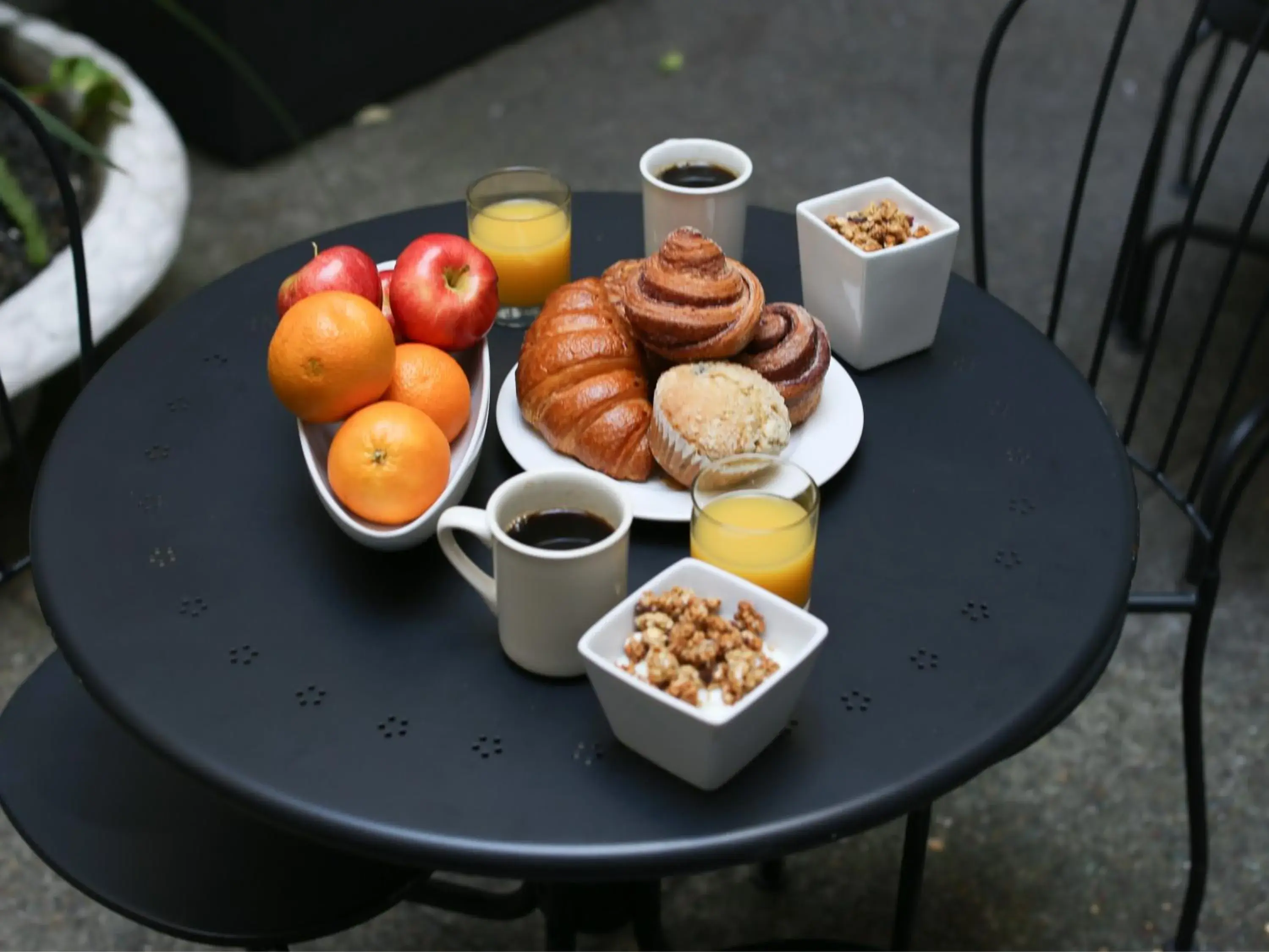 Breakfast in White Swan Inn Breakfast in White Swan Inn