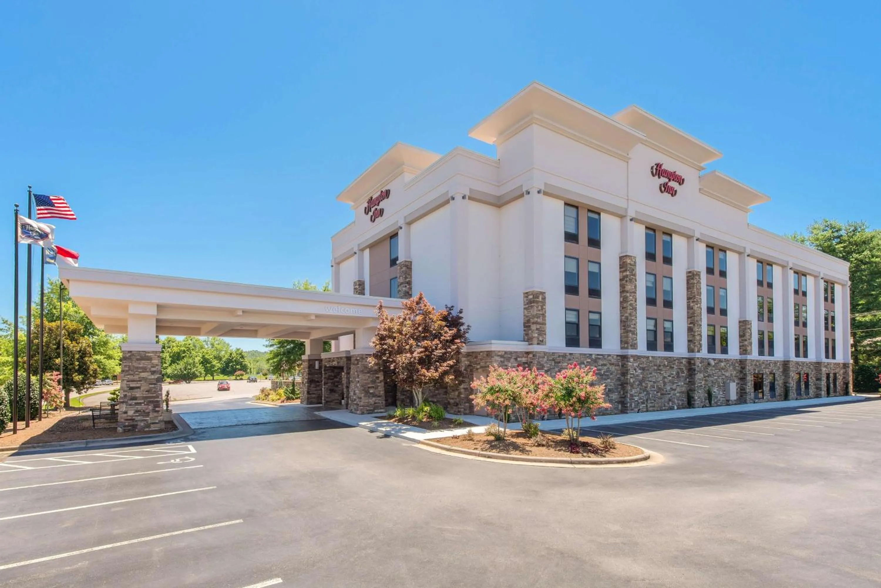 Property building in Hampton Inn Wilkesboro