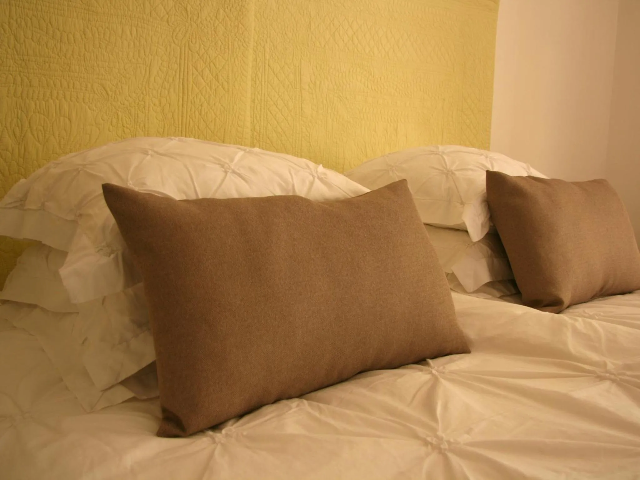 Bedroom, Bed in Couleur Lavande
