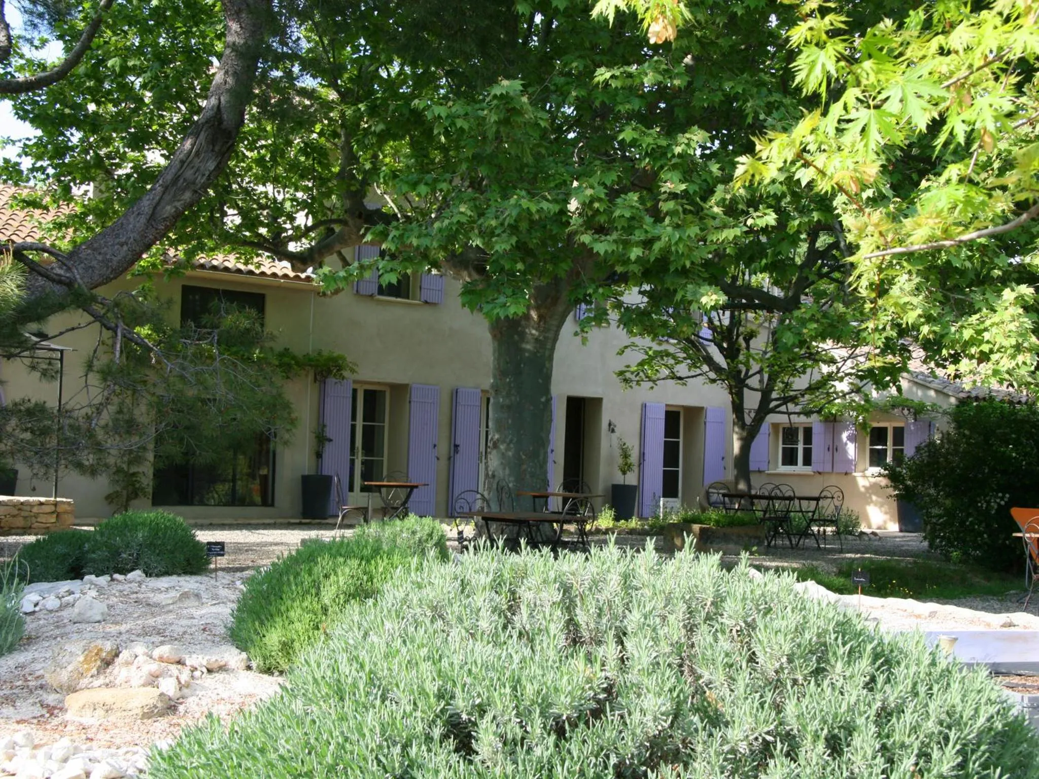Property building in Couleur Lavande