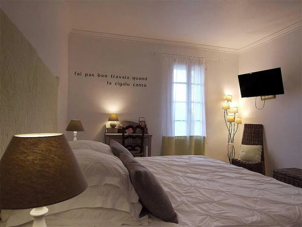 Bed in Couleur Lavande