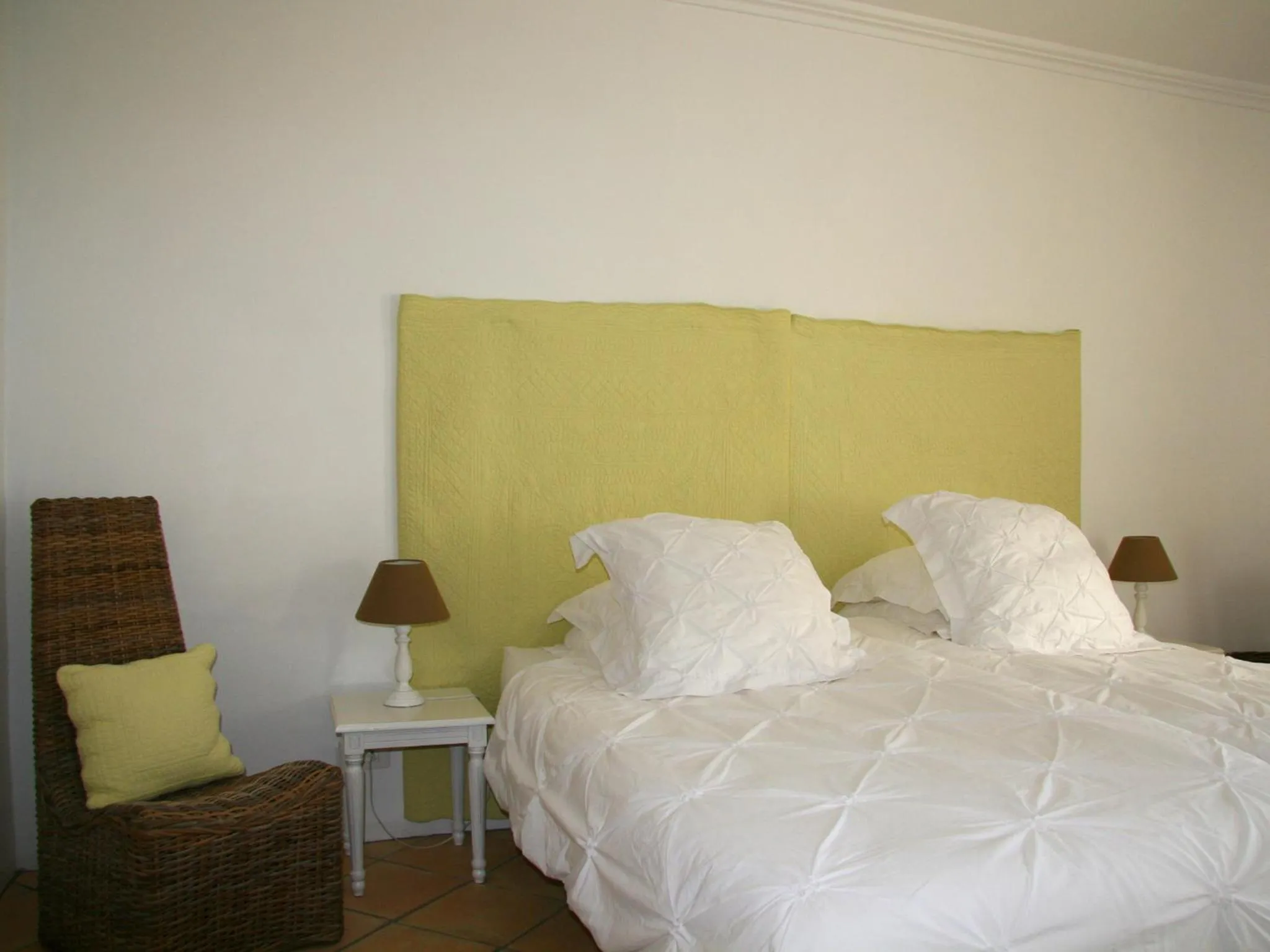 Bedroom, Bed in Couleur Lavande