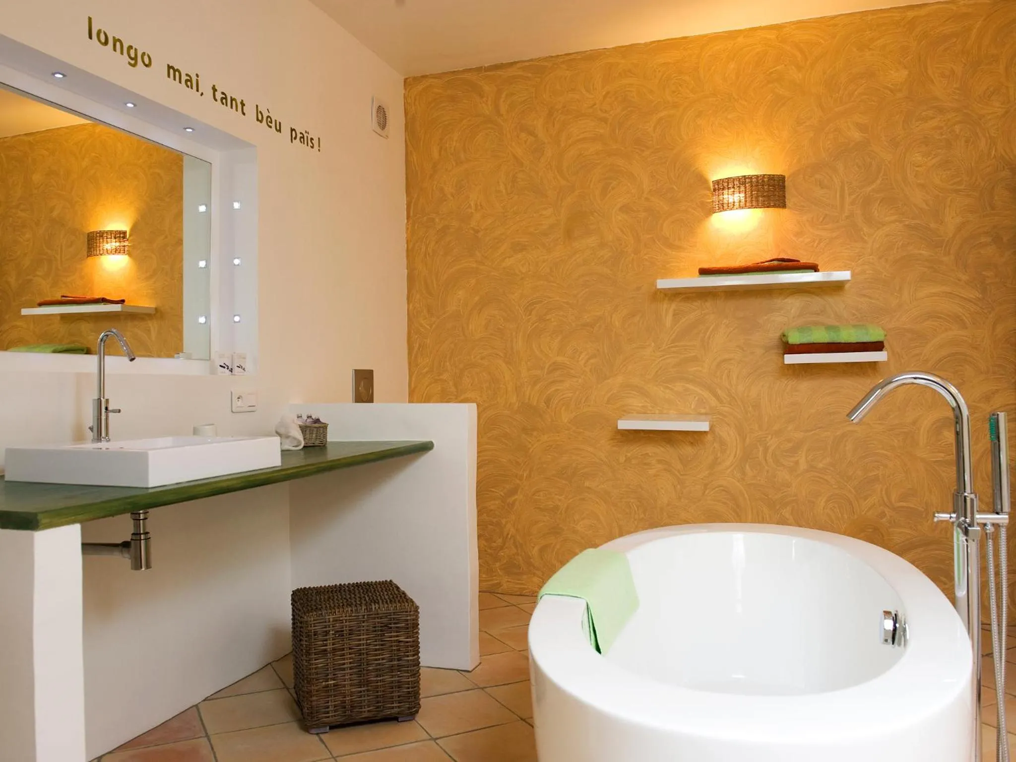 Bathroom in Couleur Lavande