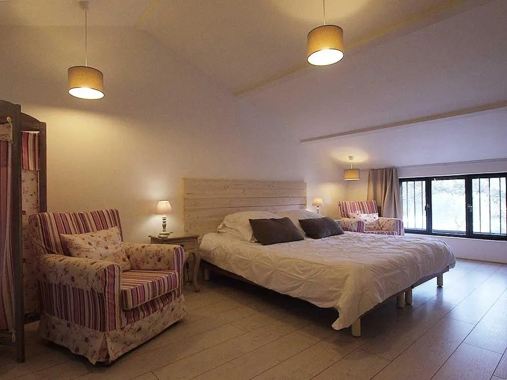 Bed in Couleur Lavande