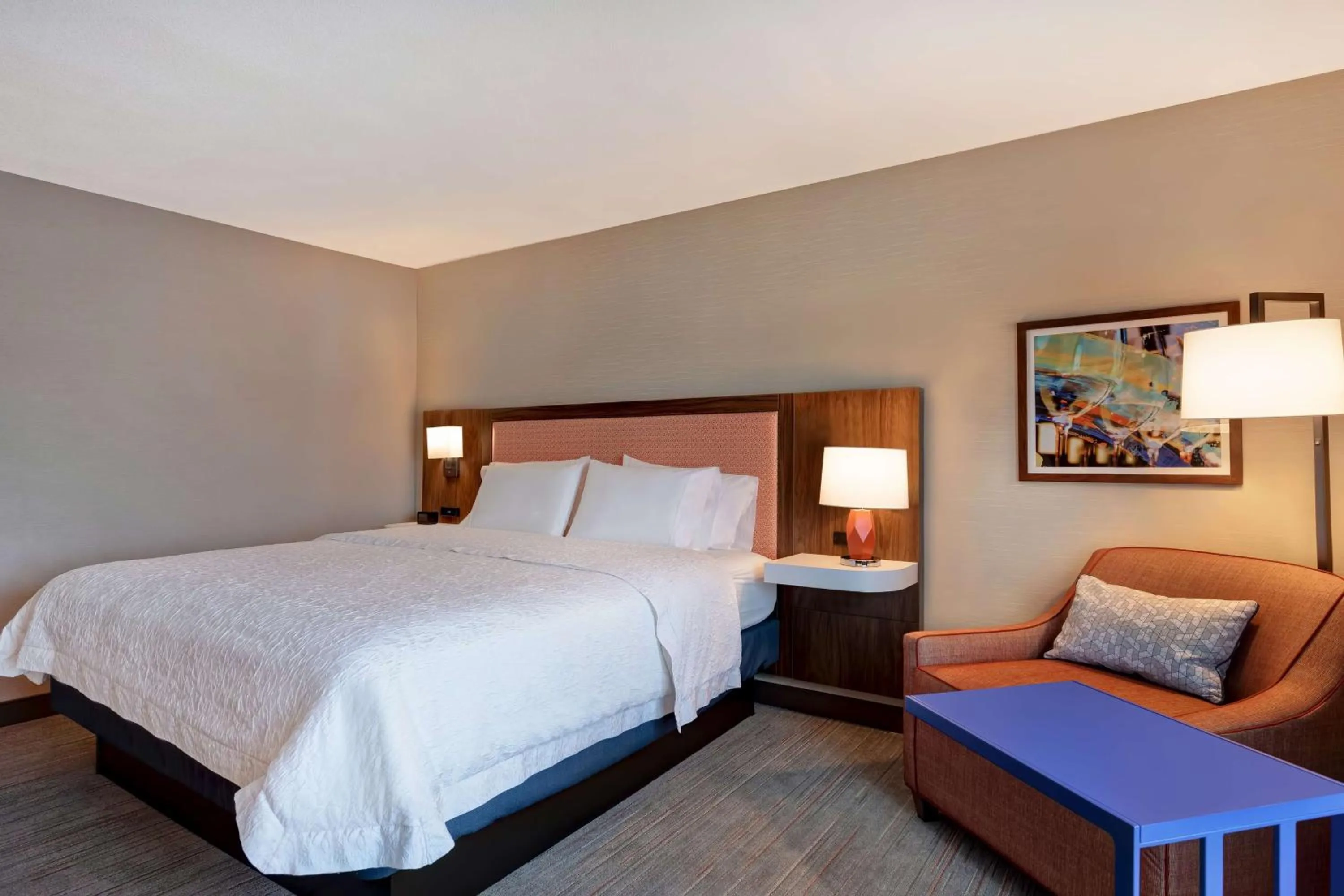 Bed in Hampton Inn & Suites Rohnert Park - Sonoma County