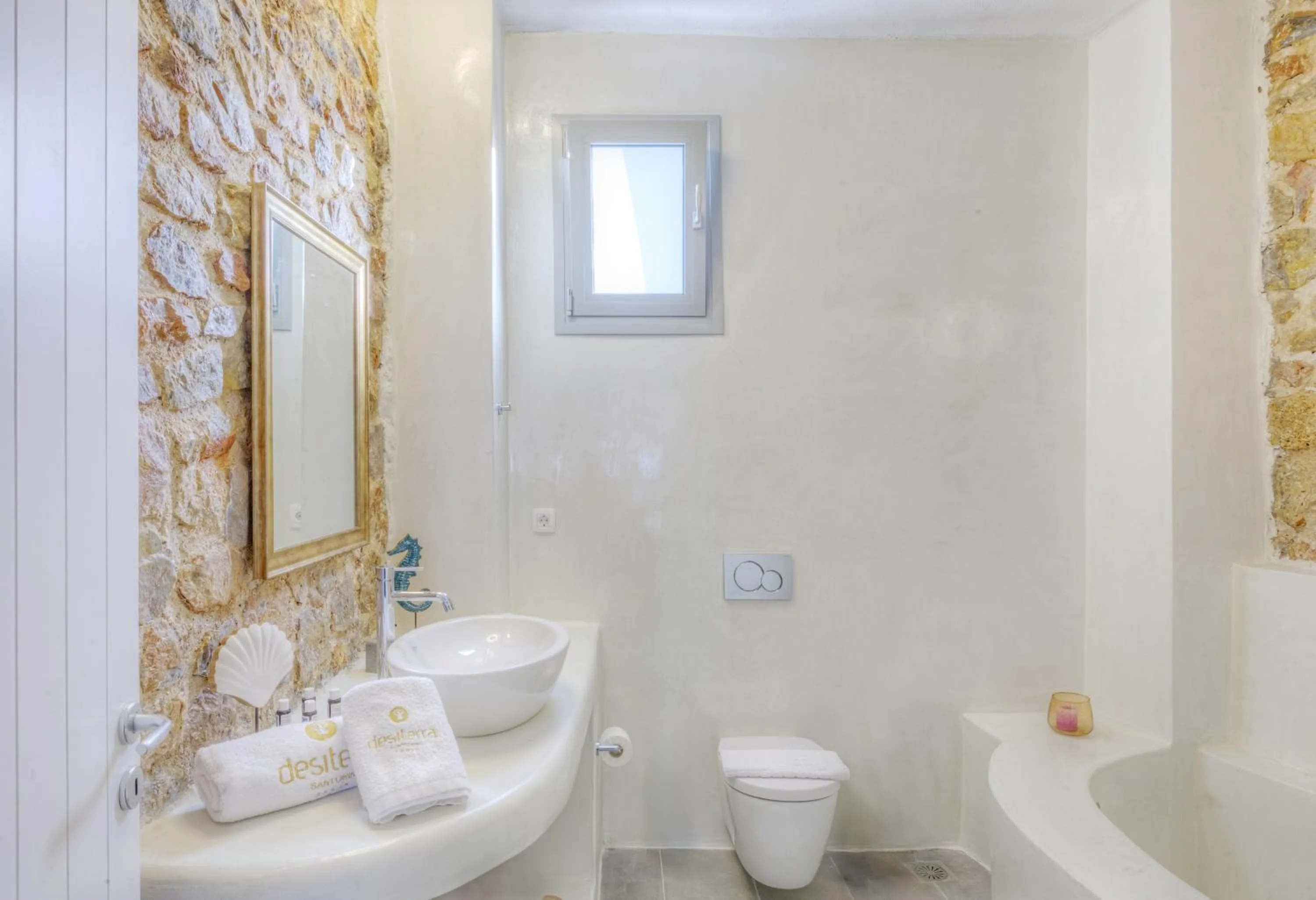 Toilet in Desiterra Resort & Spa