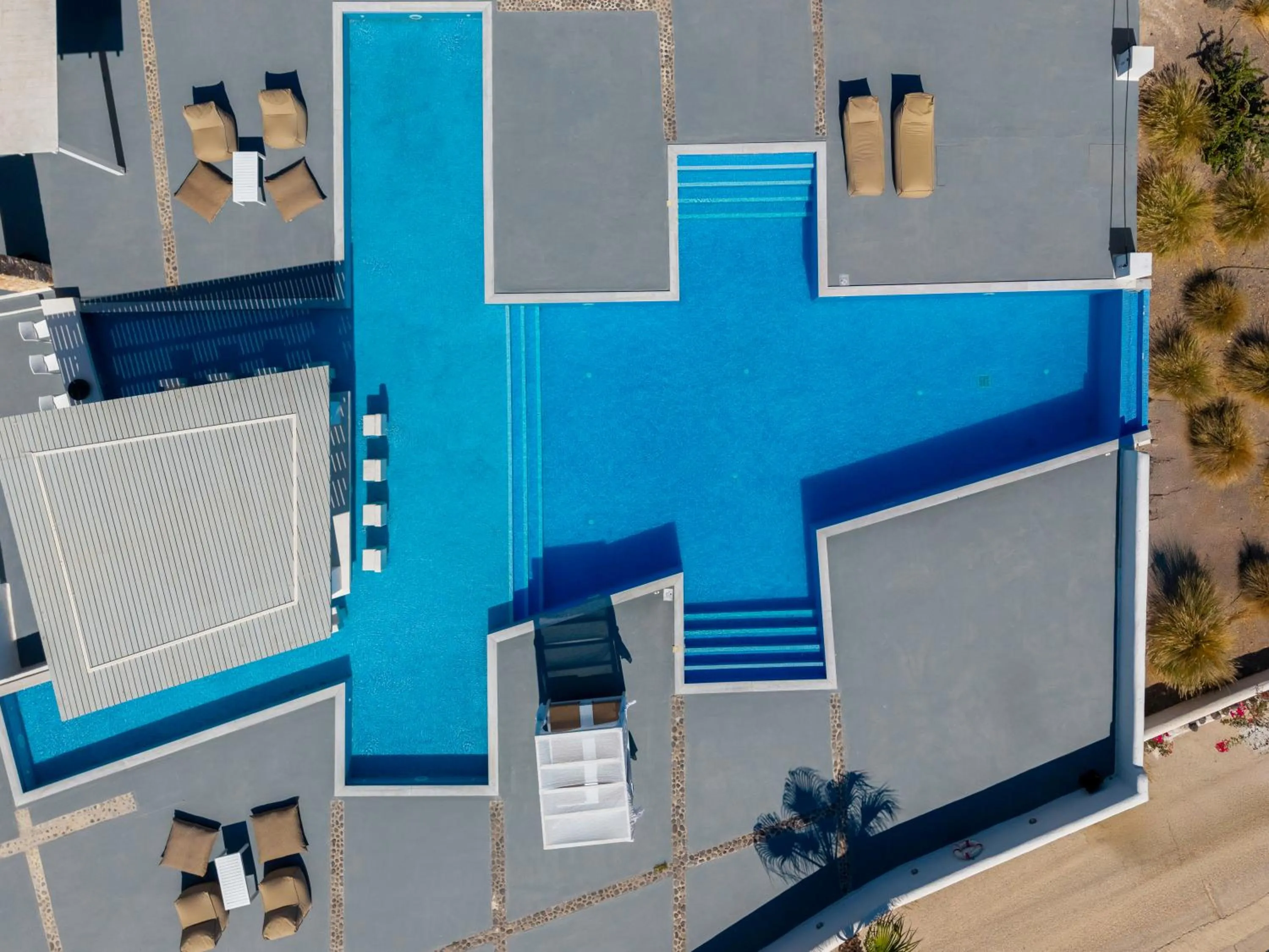 Swimming pool in Desiterra Resort & Spa