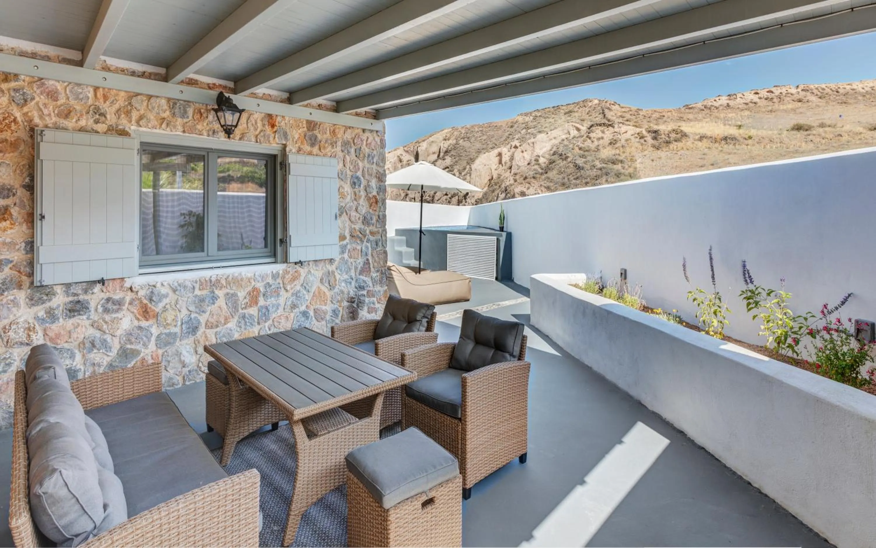 Patio in Desiterra Resort & Spa