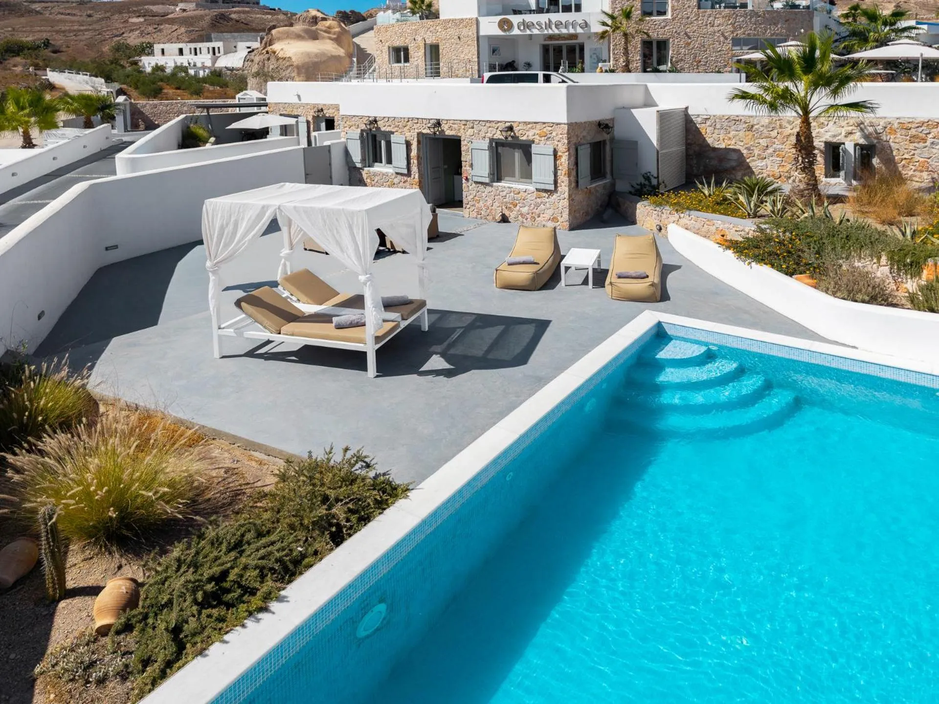 Inner courtyard view in Desiterra Resort & Spa