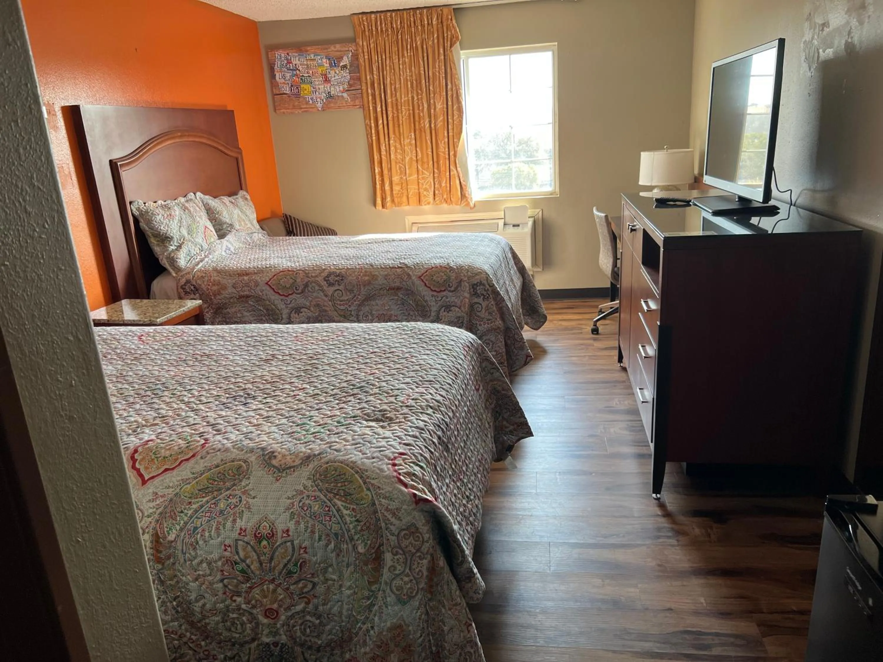Bedroom in Econo Lodge San Antonio near SeaWorld - Medical Center
