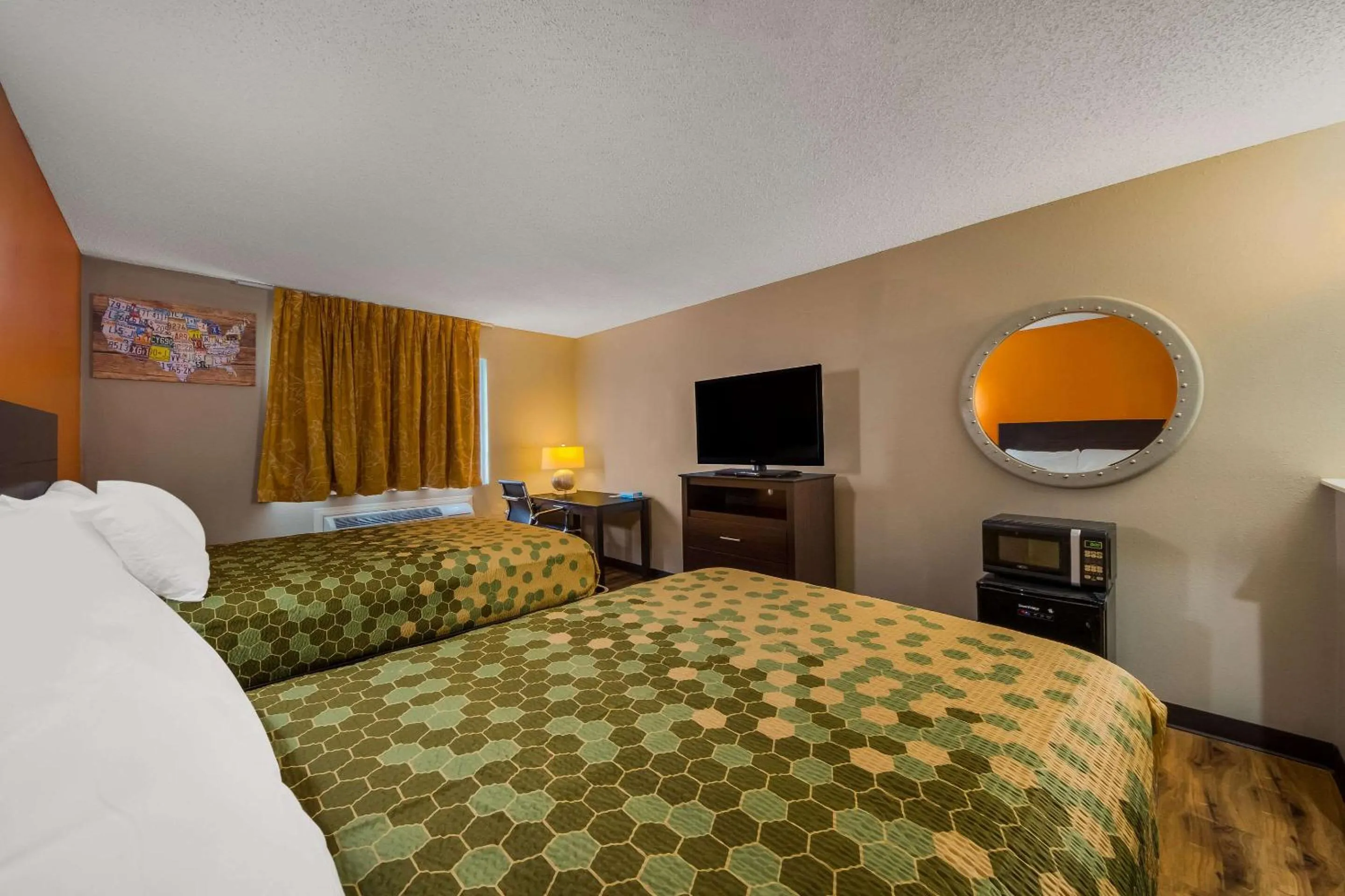 Bedroom in Econo Lodge San Antonio near SeaWorld - Medical Center