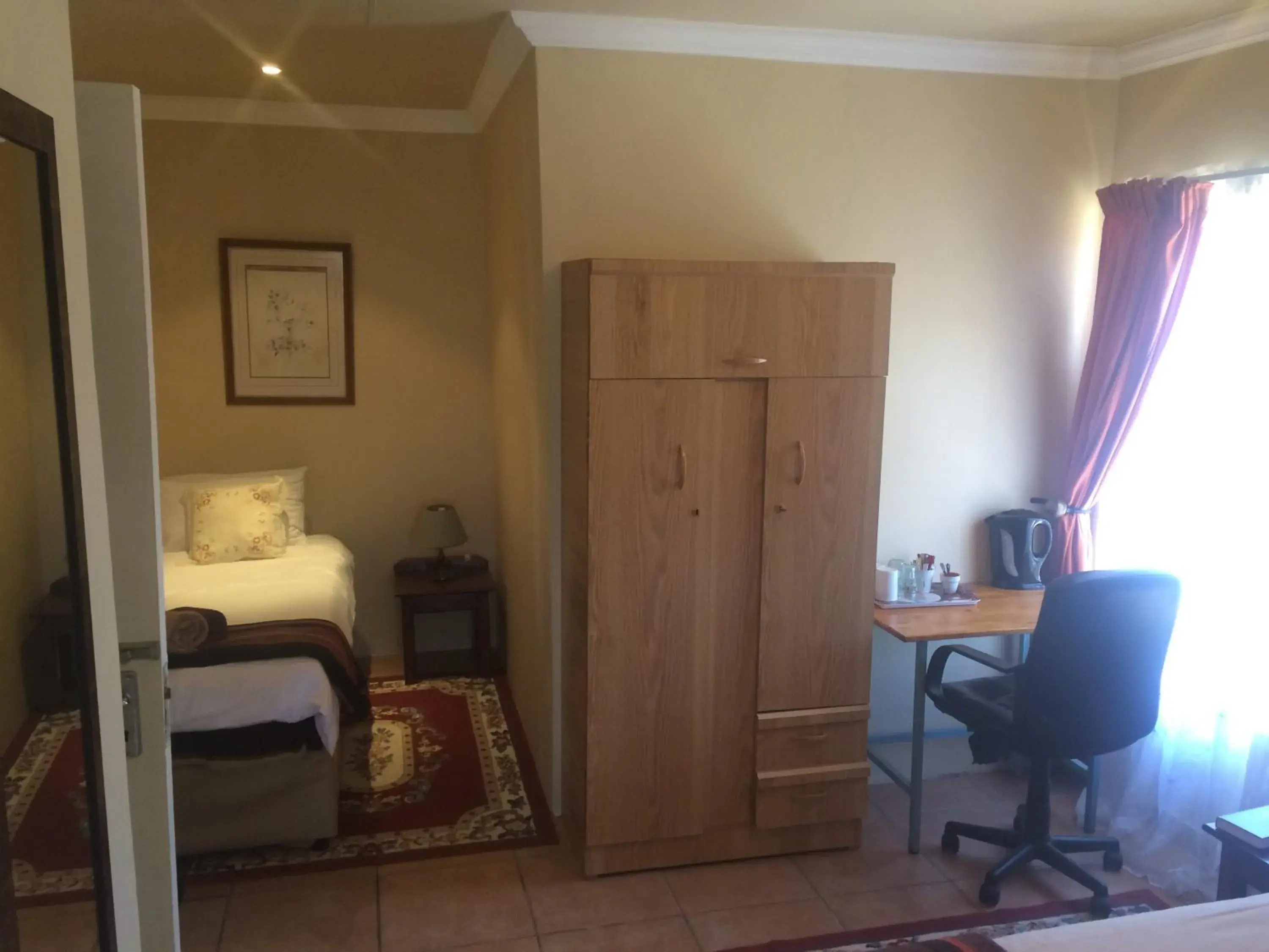 Twin Room with Shower - single occupancy in At The View B&B Twin Room with Shower - single occupancy in At The View B&B