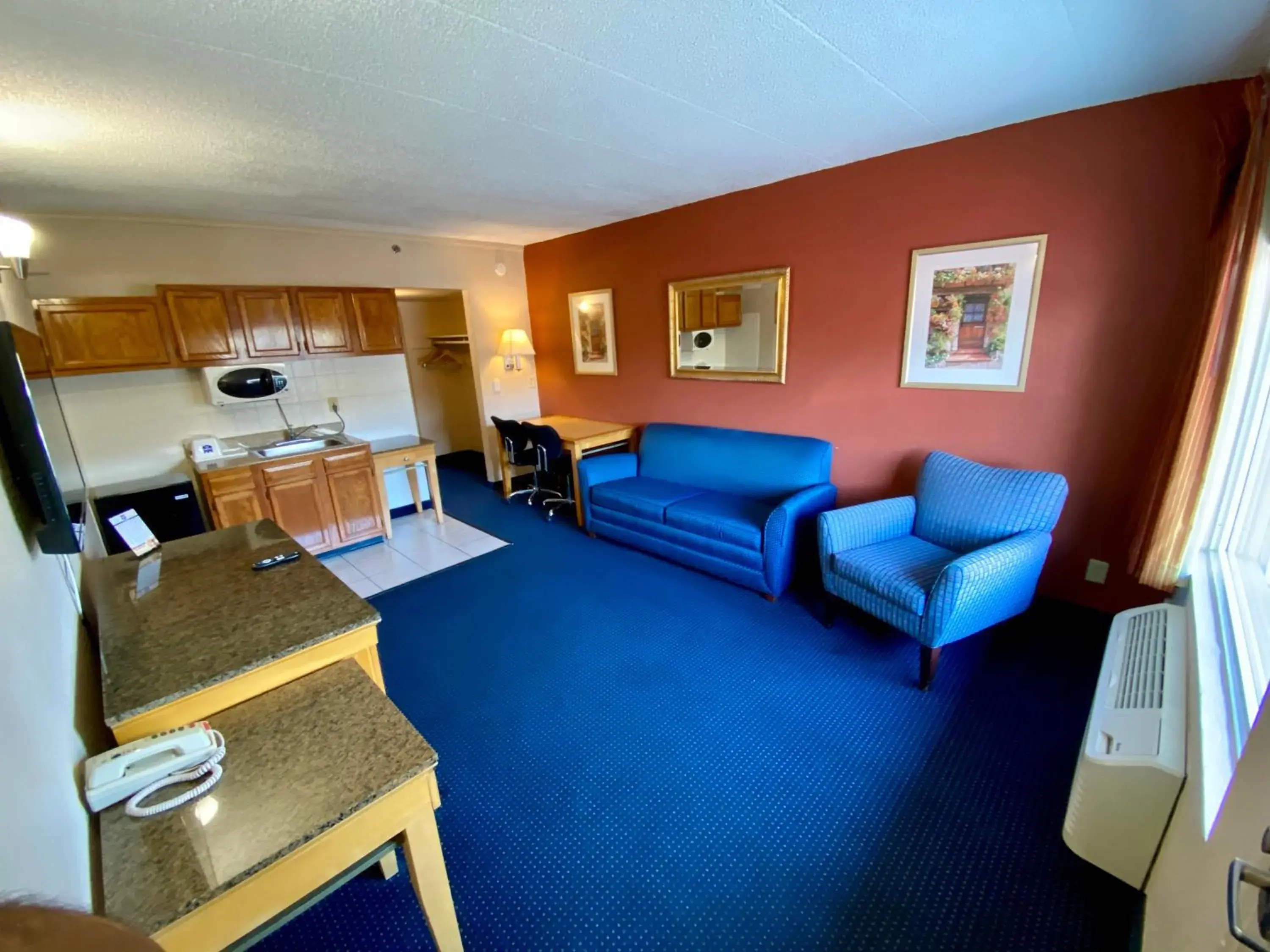 One-Bedroom Suite in Breeze Inn & Suites, Virginia Beach One-Bedroom Suite in Breeze Inn & Suites, Virginia Beach