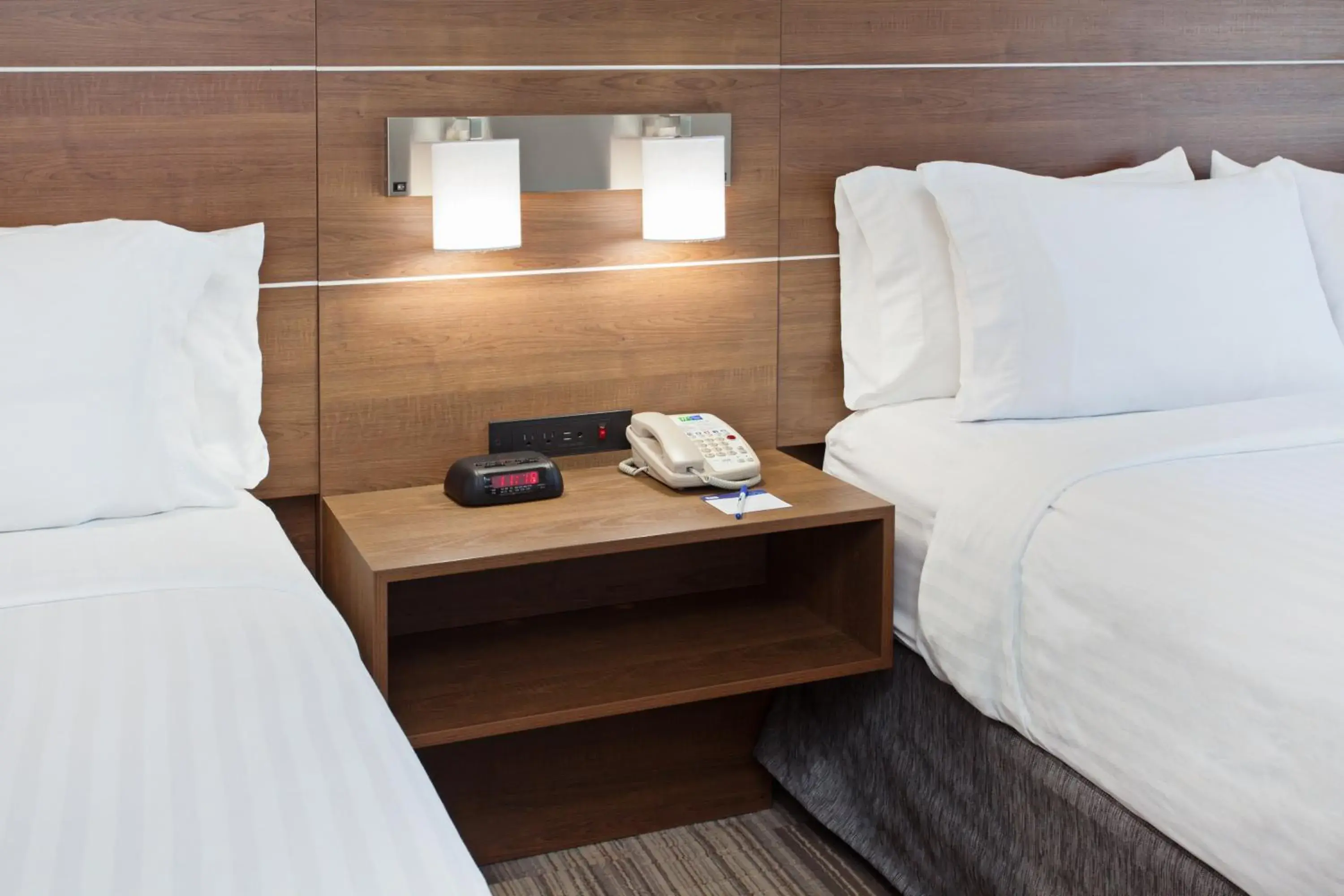 Photo of the whole room, Bed in Holiday Inn Express & Suites Corona by IHG Photo of the whole room, Bed in Holiday Inn Express & Suites Corona by IHG