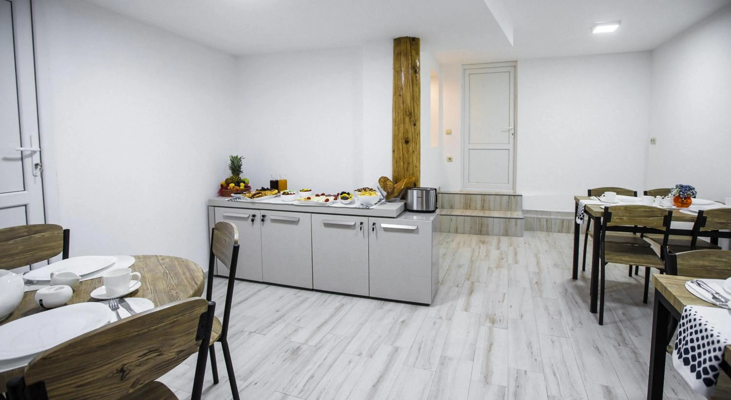 Restaurant/places to eat in Golden Nugget Tbilisi