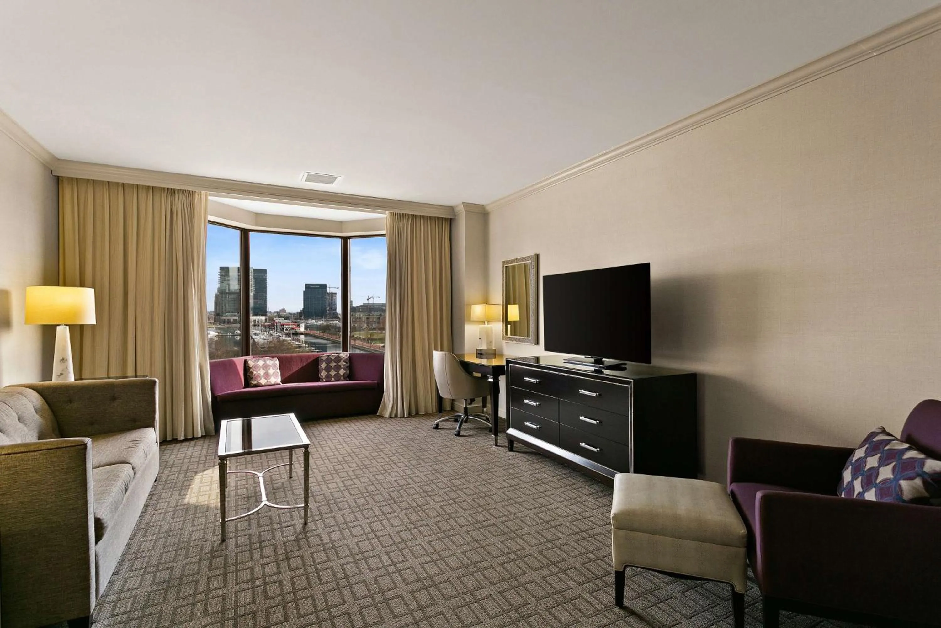 Bedroom in The Royal Sonesta Harbor Court Baltimore