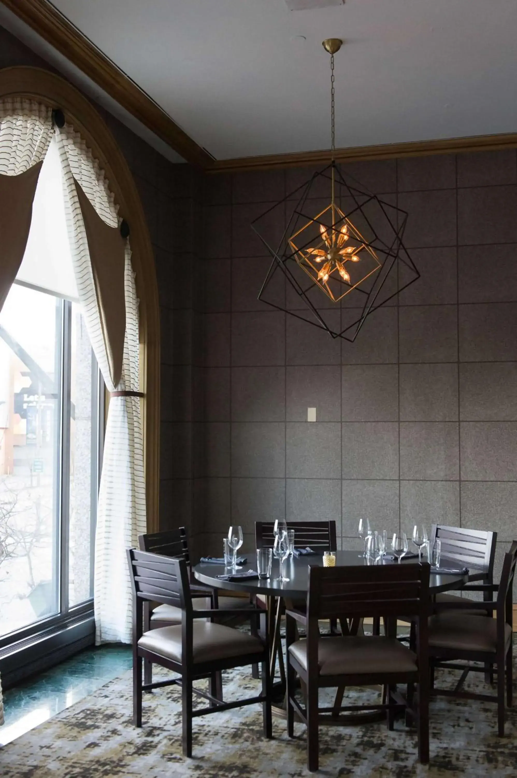 Lounge or bar in The Royal Sonesta Harbor Court Baltimore Lounge or bar in The Royal Sonesta Harbor Court Baltimore