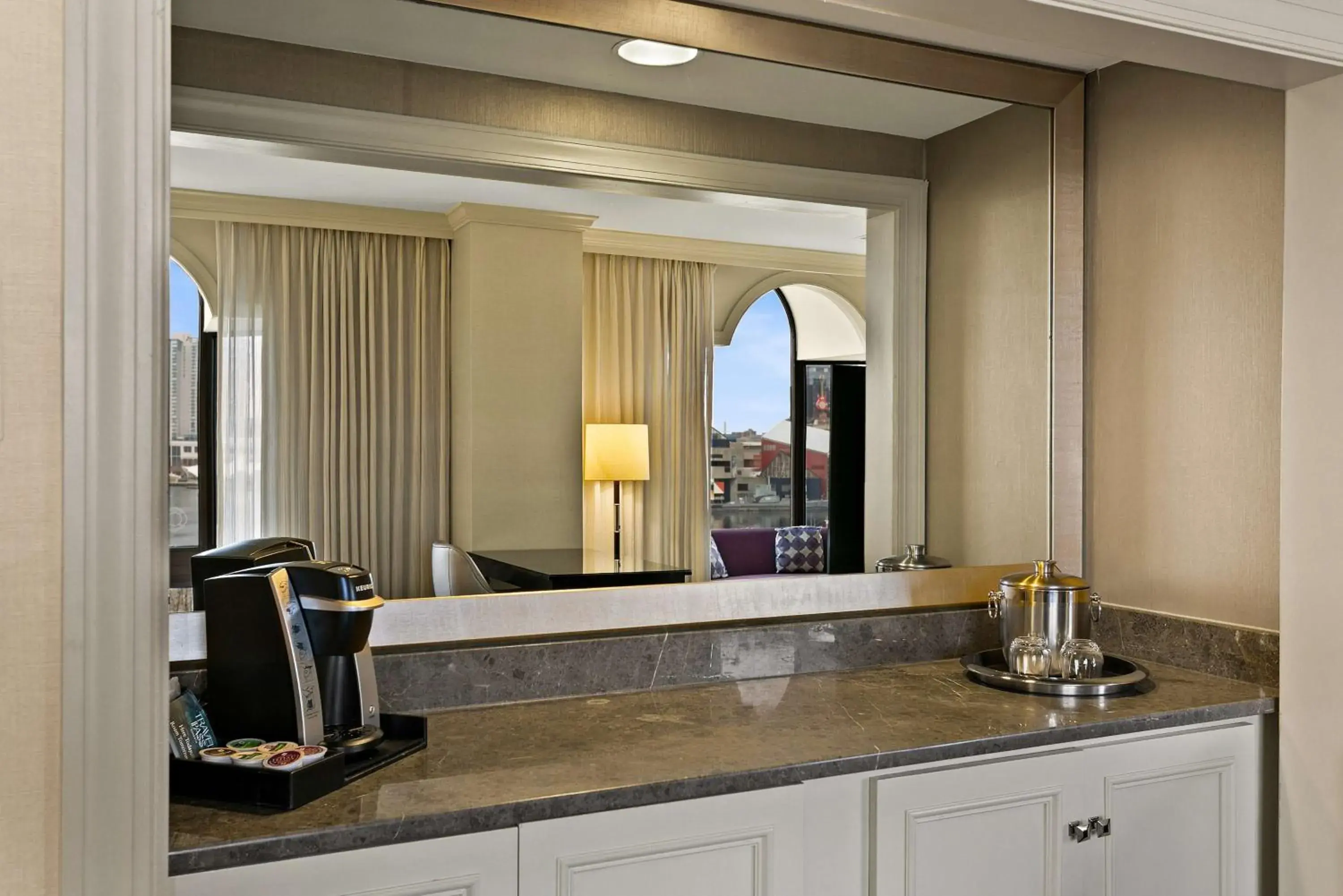 Bedroom in The Royal Sonesta Harbor Court Baltimore Bedroom in The Royal Sonesta Harbor Court Baltimore