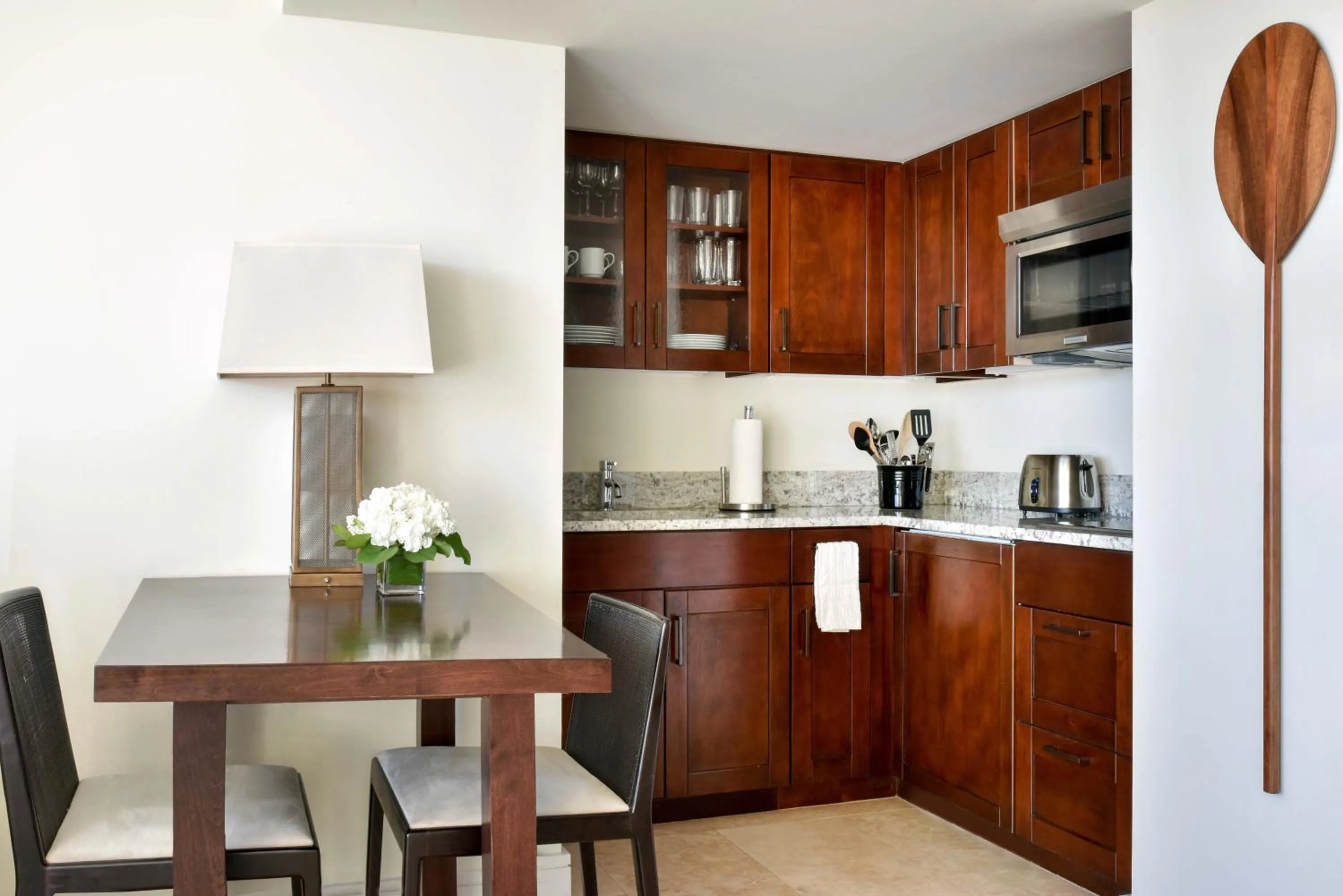 Coffee/tea facilities in Ka Laʻi Waikiki Beach, LXR Hotels & Resorts