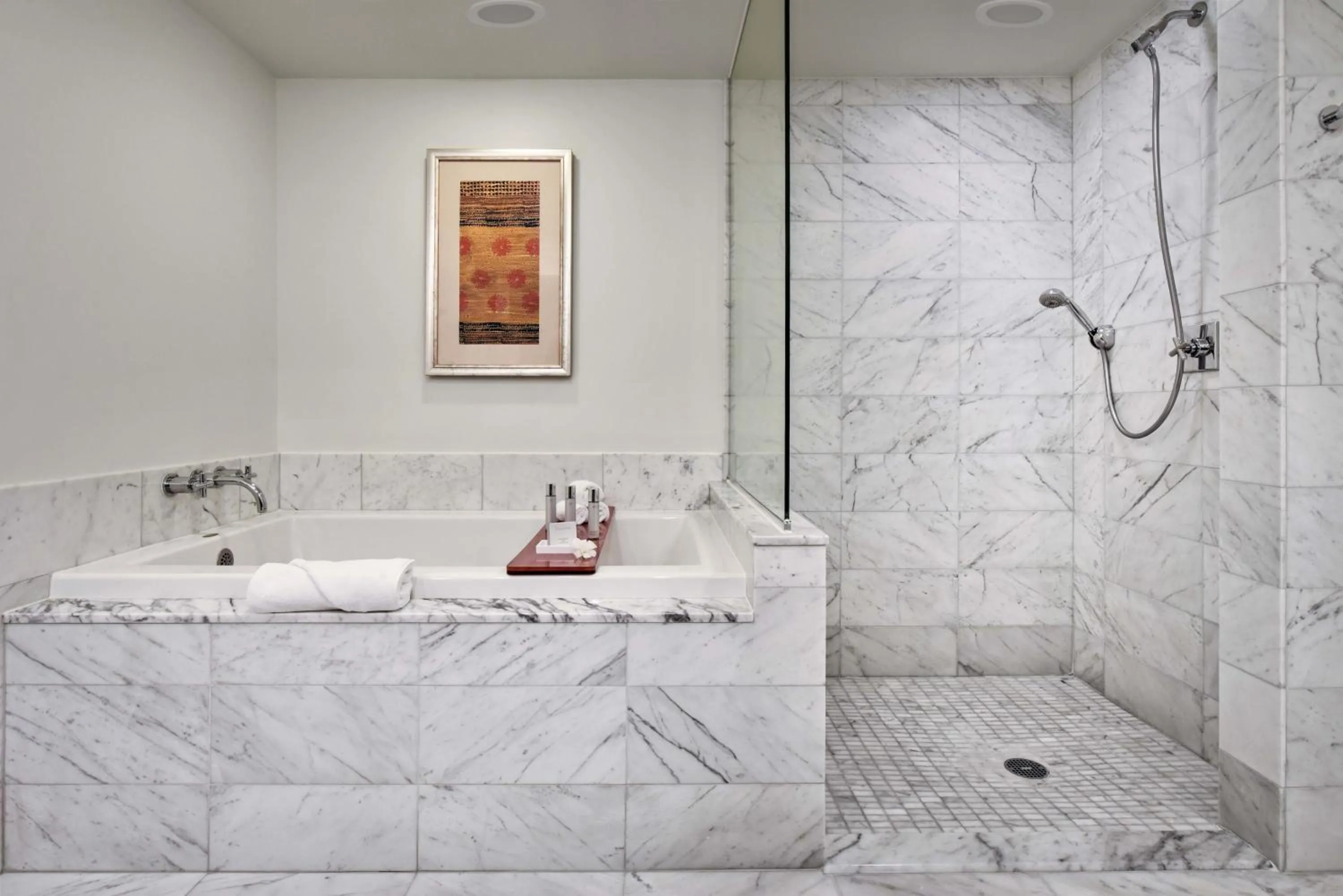 Toilet in Ka Laʻi Waikiki Beach, LXR Hotels & Resorts