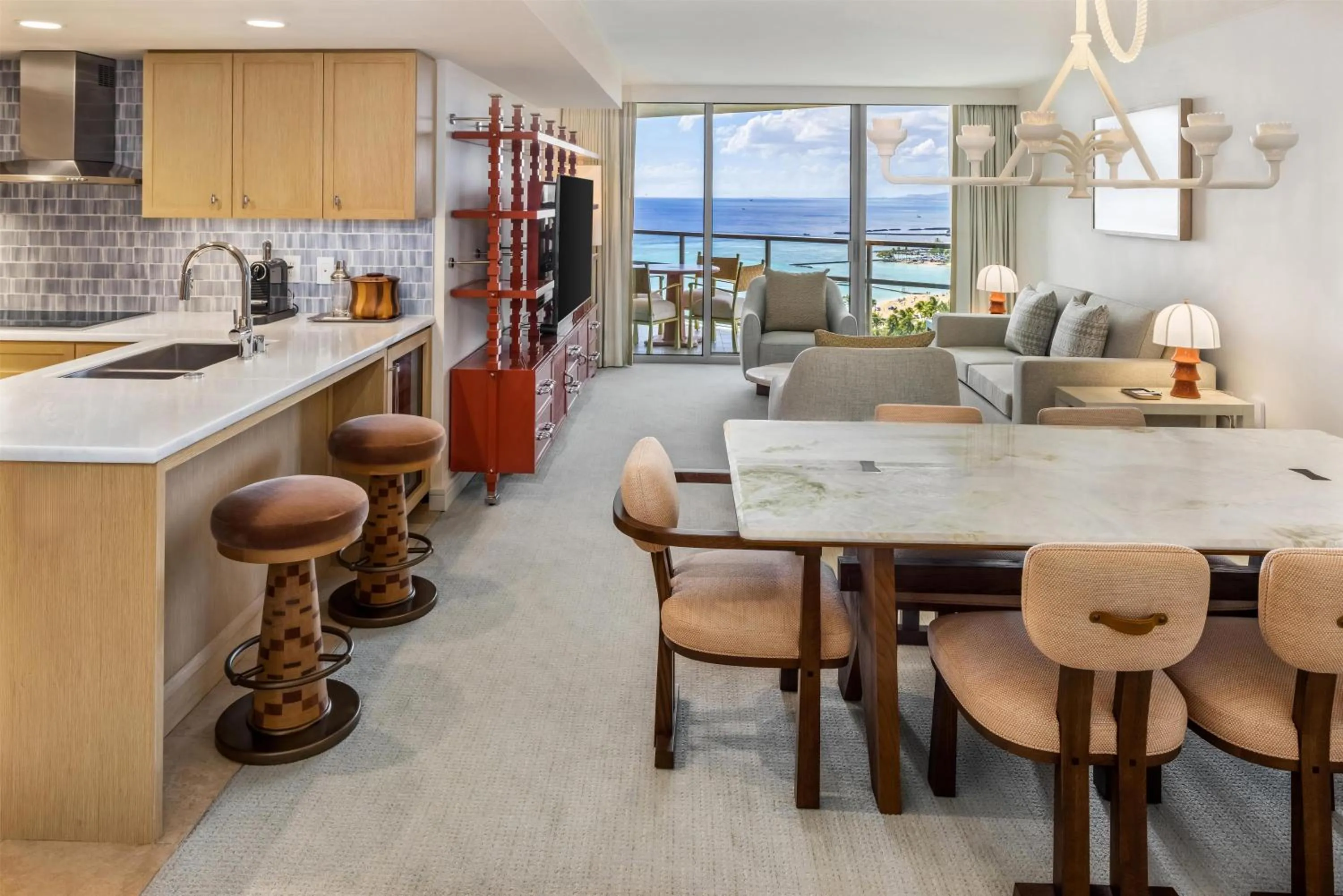 Living room in Ka Laʻi Waikiki Beach, LXR Hotels & Resorts