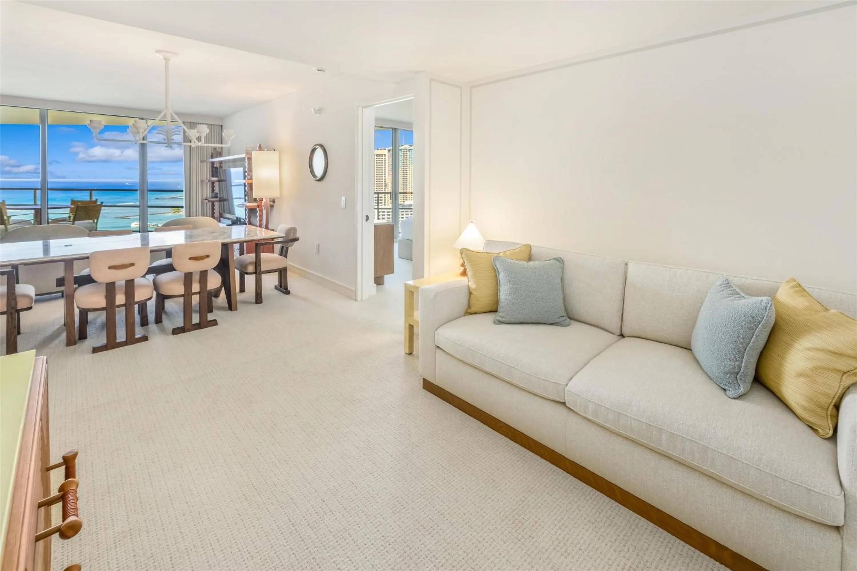 Living room in Ka Laʻi Waikiki Beach, LXR Hotels & Resorts