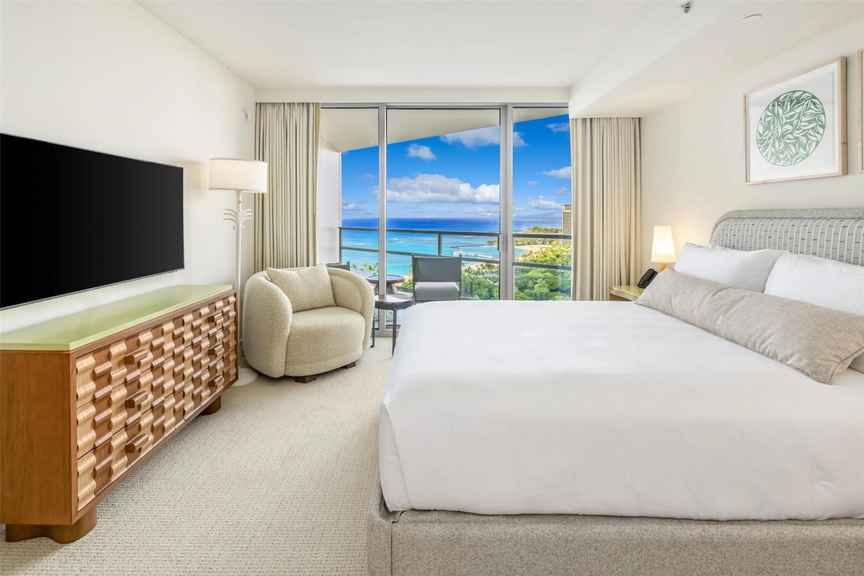 View (from property/room), Bed in Ka Laʻi Waikiki Beach, LXR Hotels & Resorts