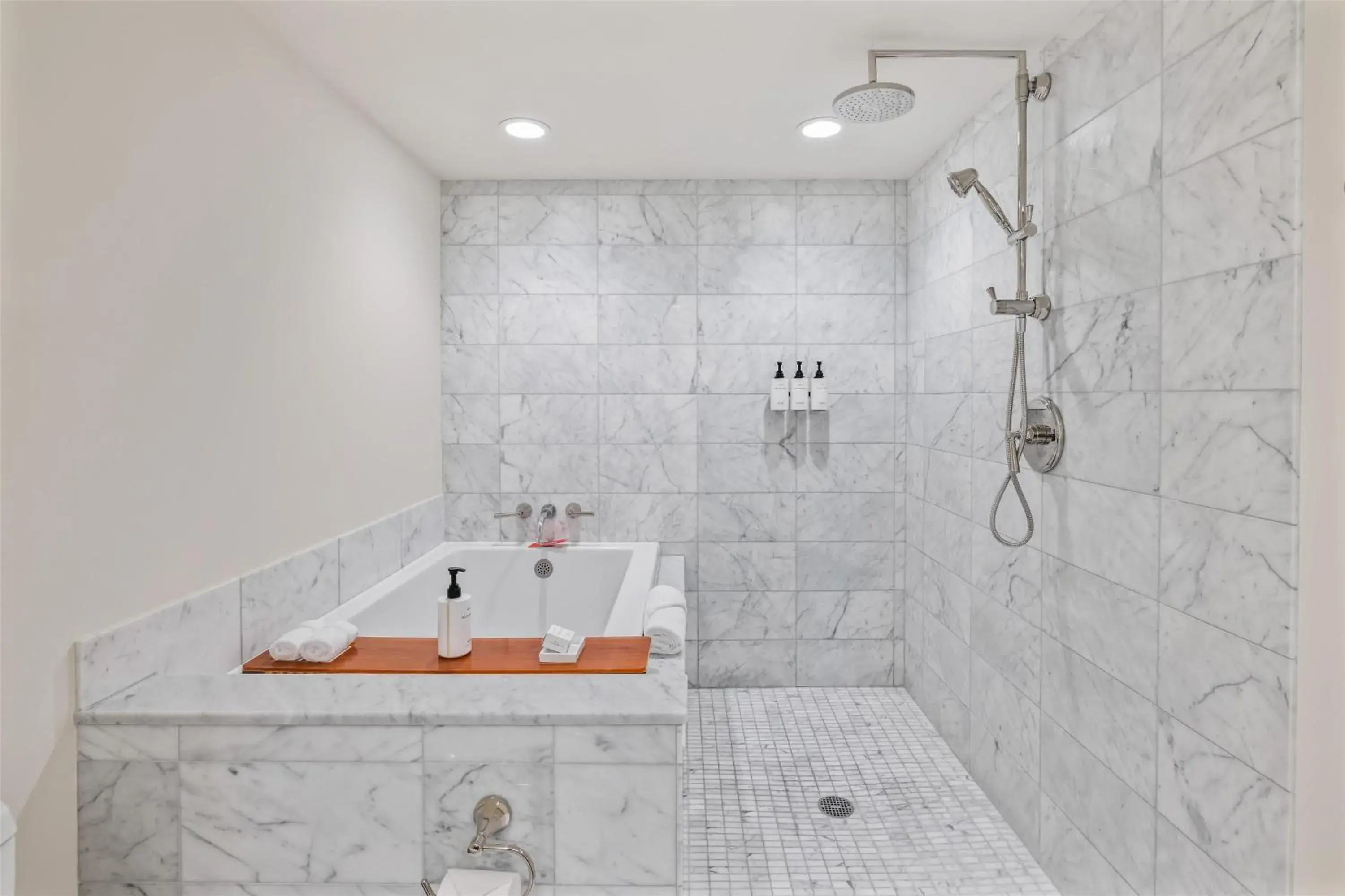 Bathroom in Ka Laʻi Waikiki Beach, LXR Hotels & Resorts Bathroom in Ka Laʻi Waikiki Beach, LXR Hotels & Resorts