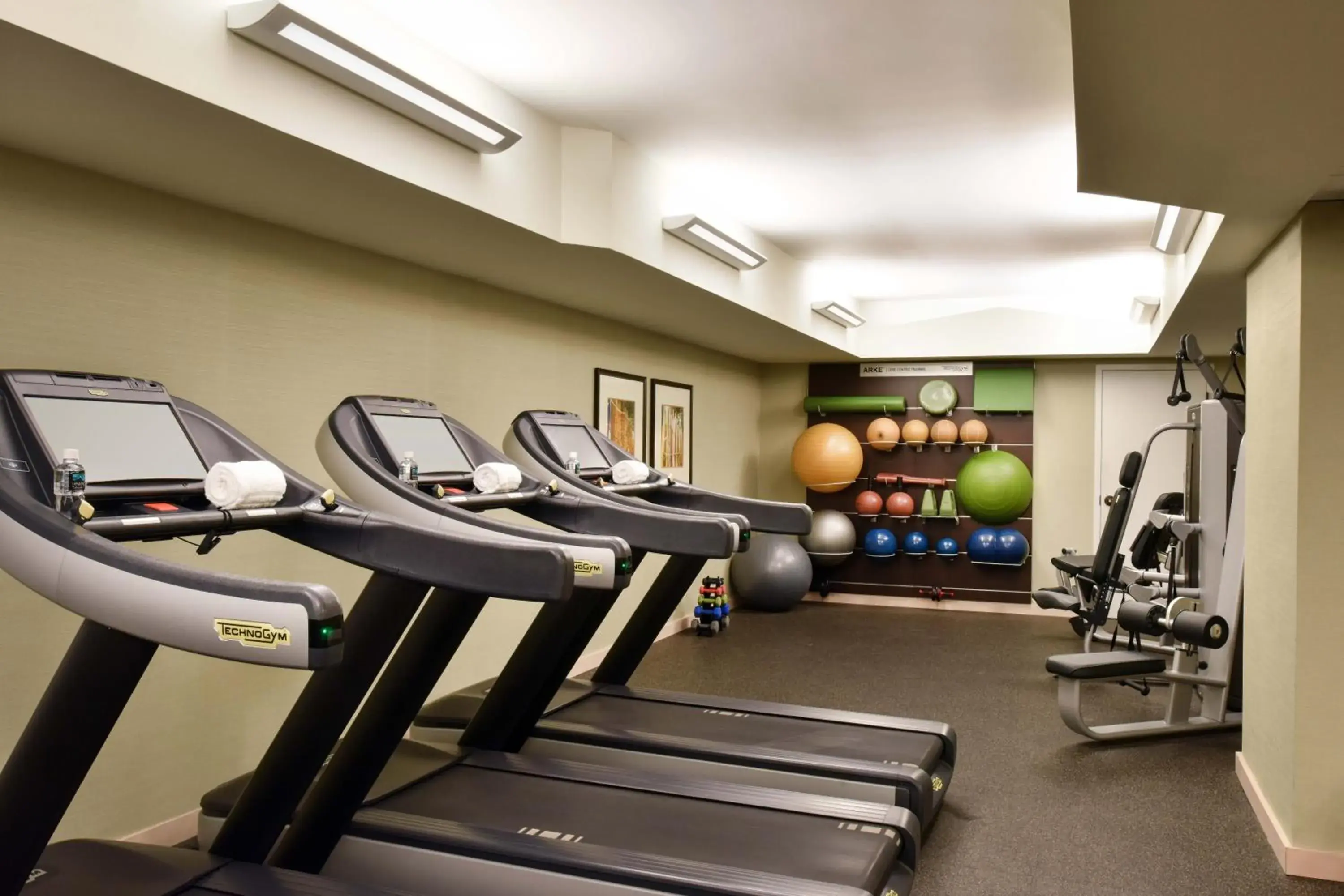 Fitness centre/facilities in Ka Laʻi Waikiki Beach, LXR Hotels & Resorts Fitness centre/facilities in Ka Laʻi Waikiki Beach, LXR Hotels & Resorts