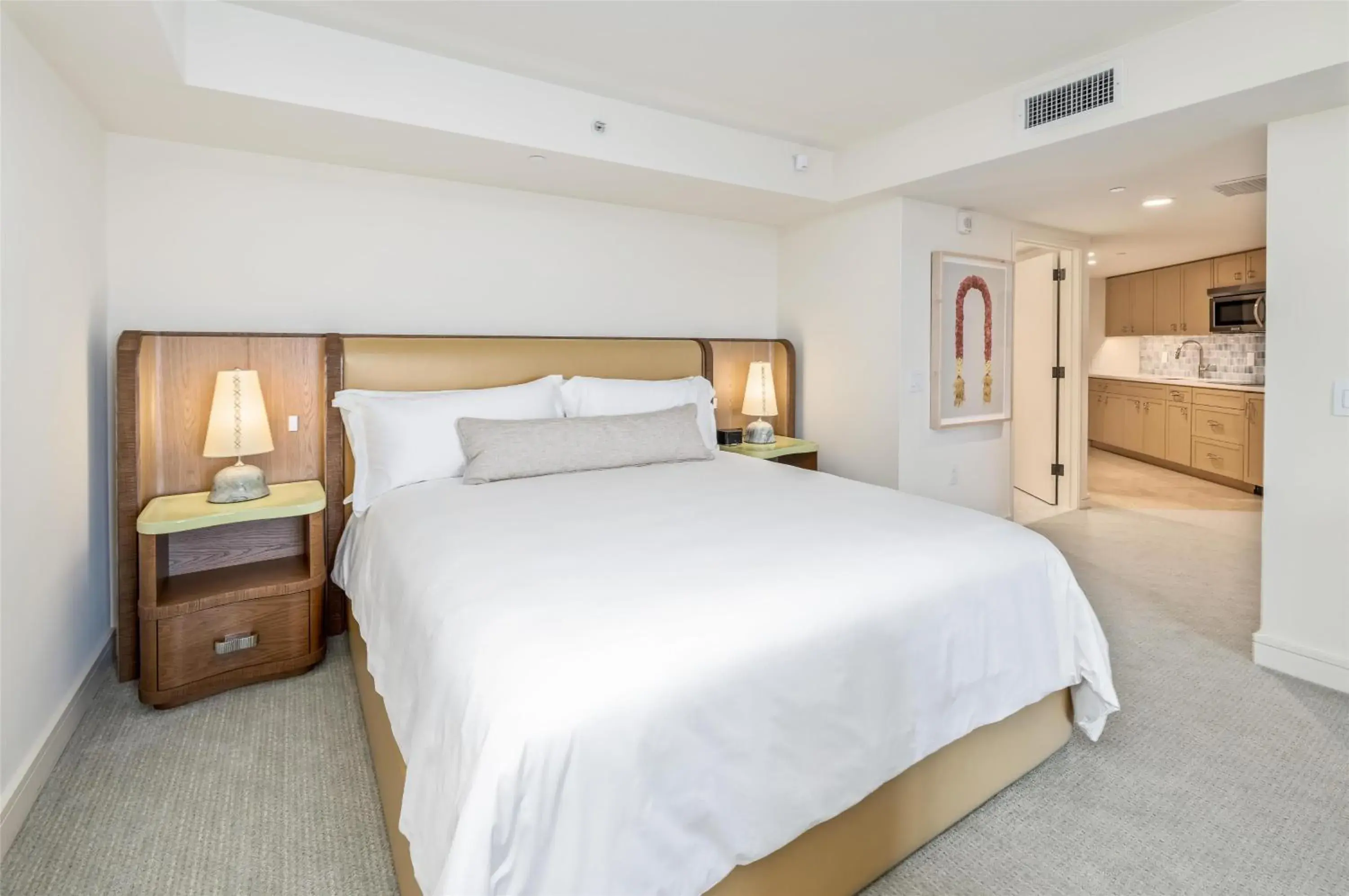 Bed in Ka Laʻi Waikiki Beach, LXR Hotels & Resorts Bed in Ka Laʻi Waikiki Beach, LXR Hotels & Resorts