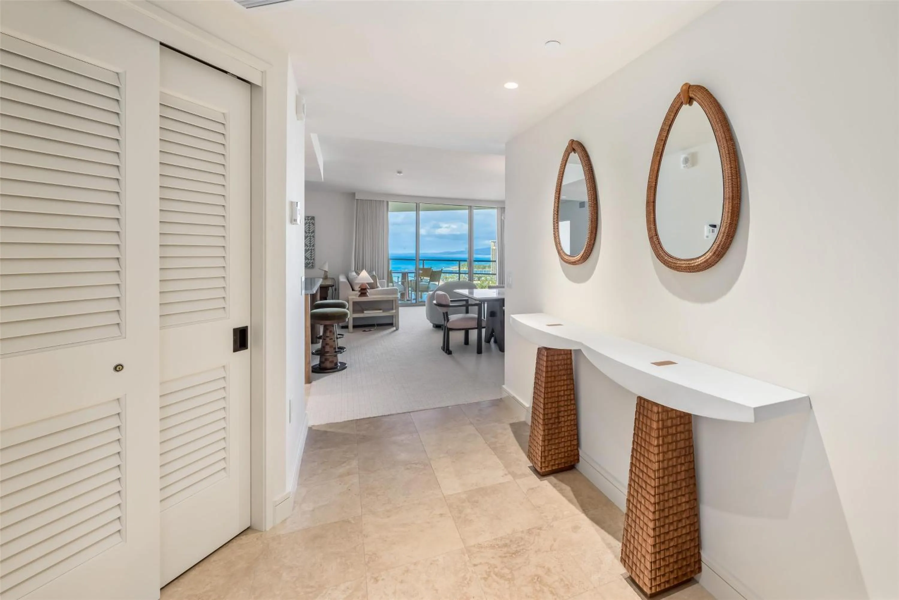 Living room in Ka Laʻi Waikiki Beach, LXR Hotels & Resorts