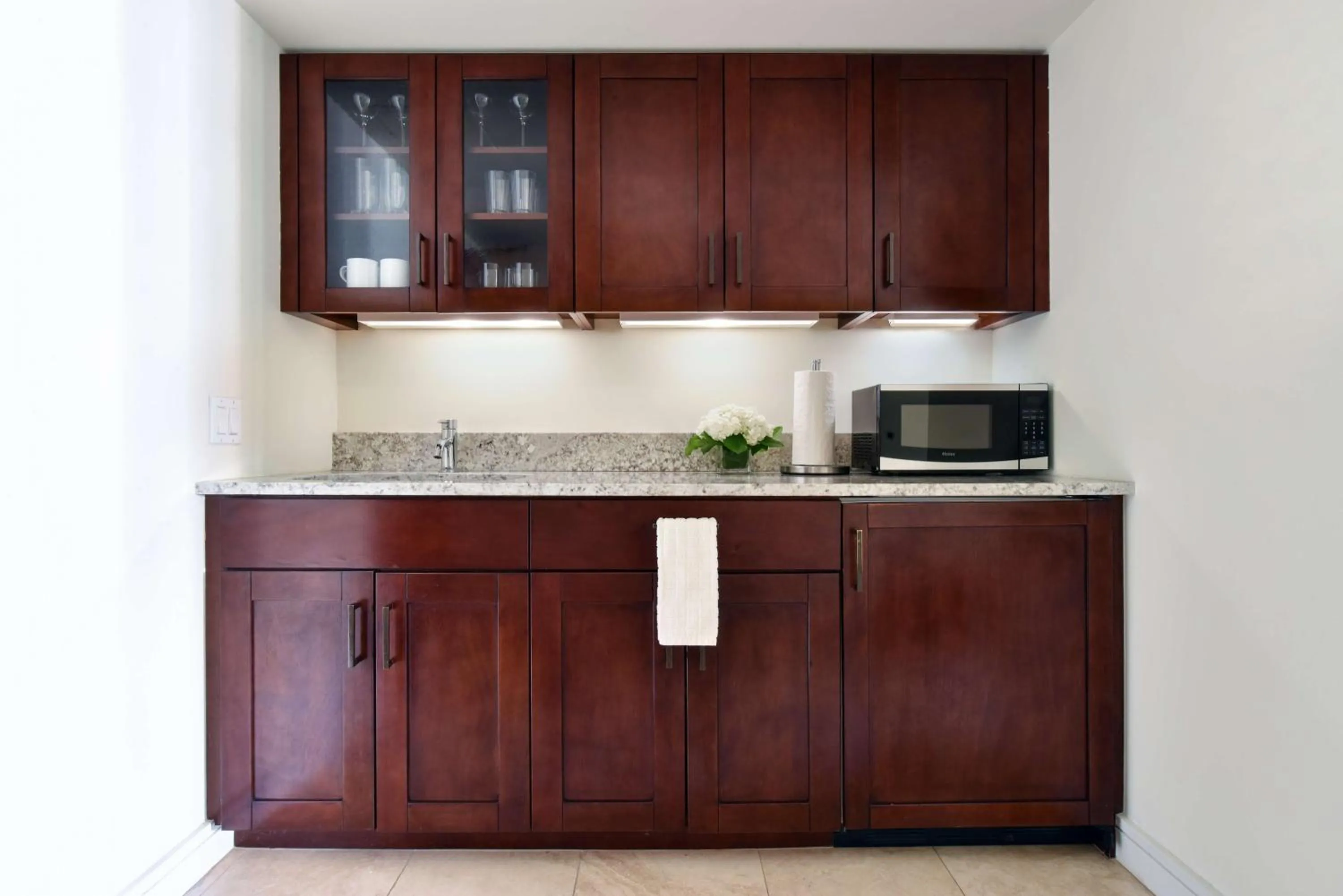 Kitchen or kitchenette in Trump International Hotel Waikiki