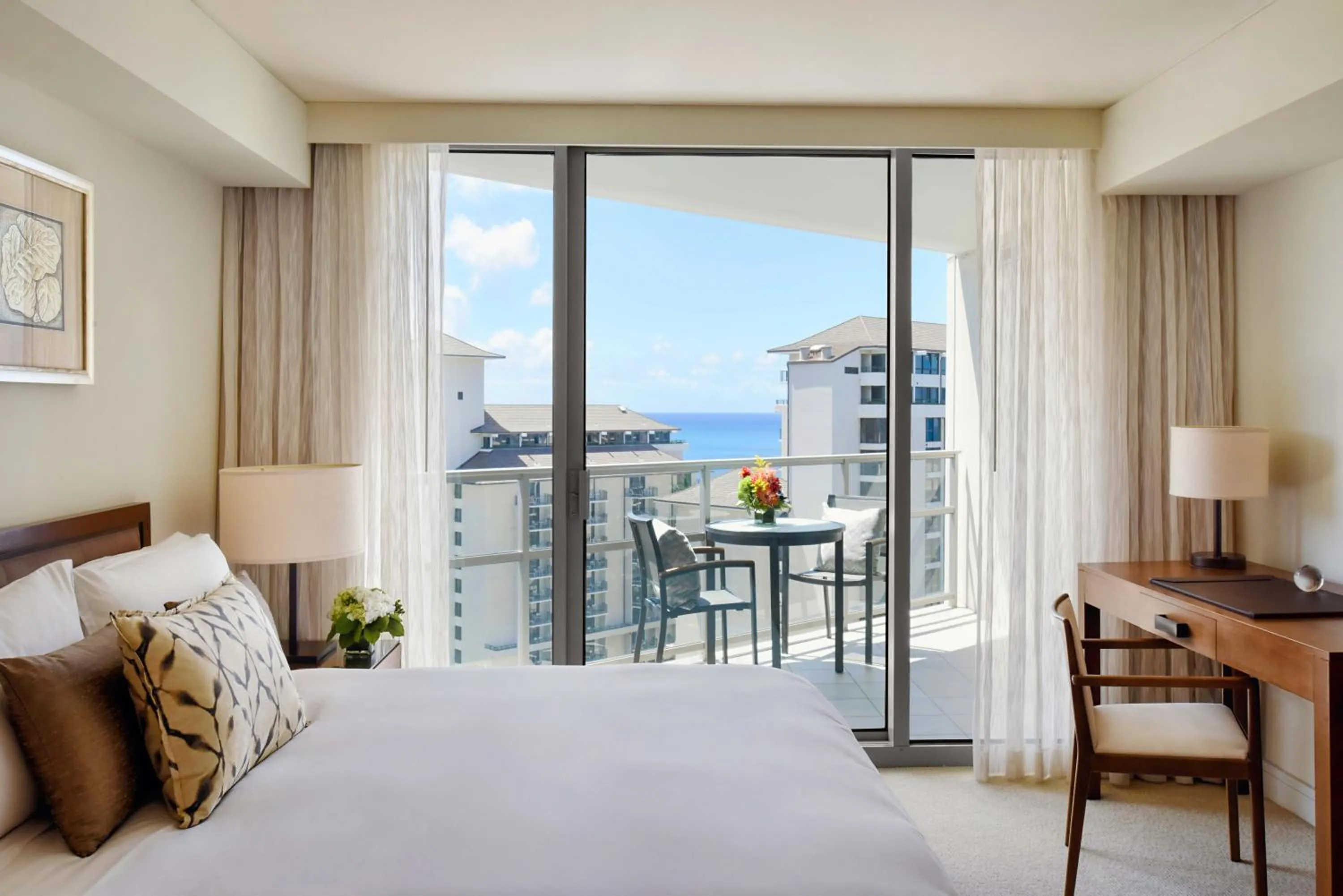 View (from property/room), Bed in Ka Laʻi Waikiki Beach, LXR Hotels & Resorts