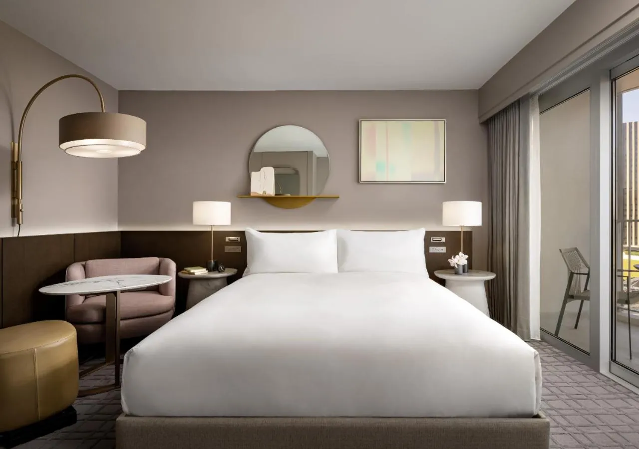 Bedroom, Bed in Fairmont Century Plaza Los Angeles at Beverly Hills